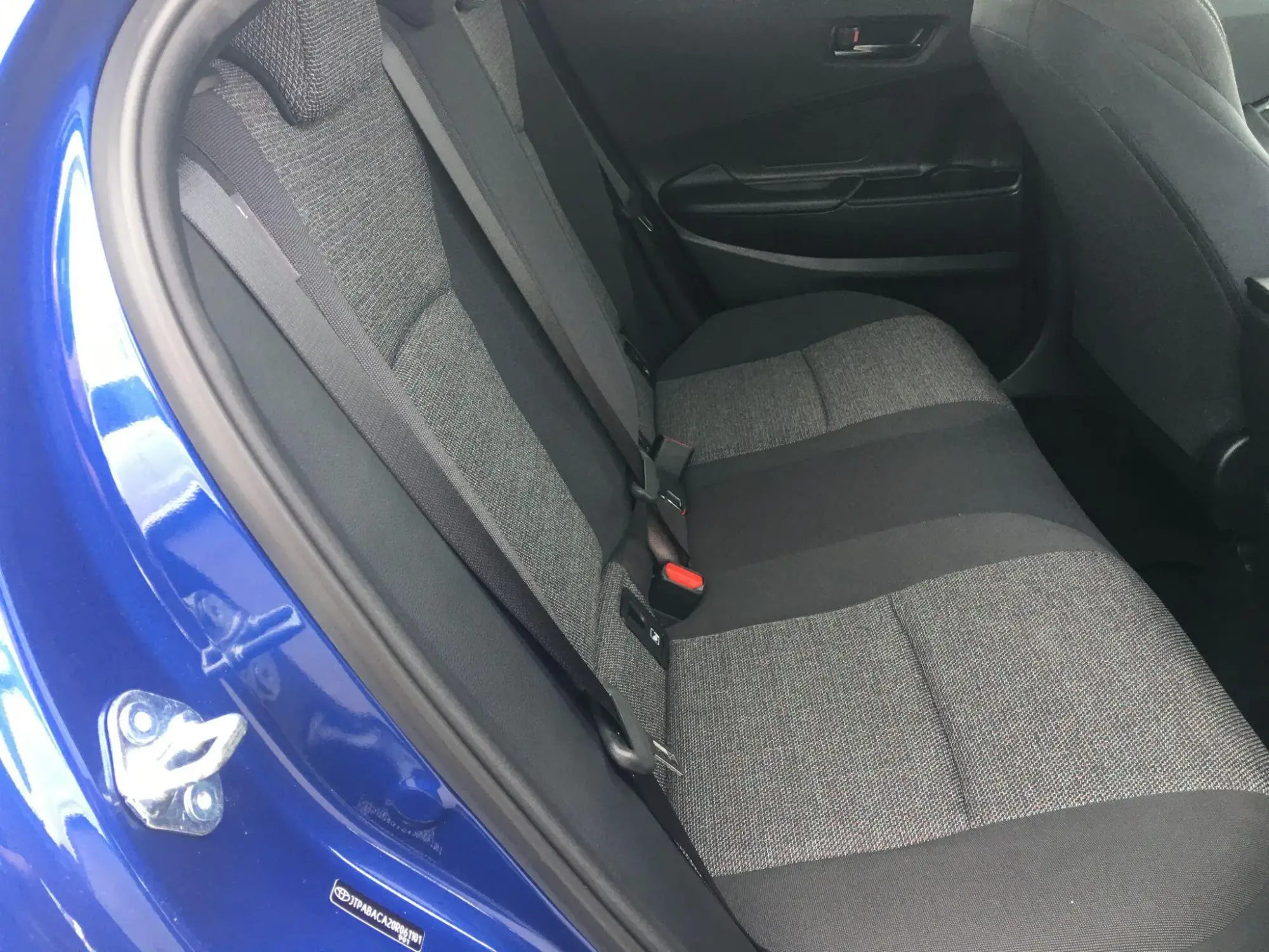 Toyota C-HR Plug-in Hybrid Image 17 Toyota C-HR Plug-in Hybrid Image 17