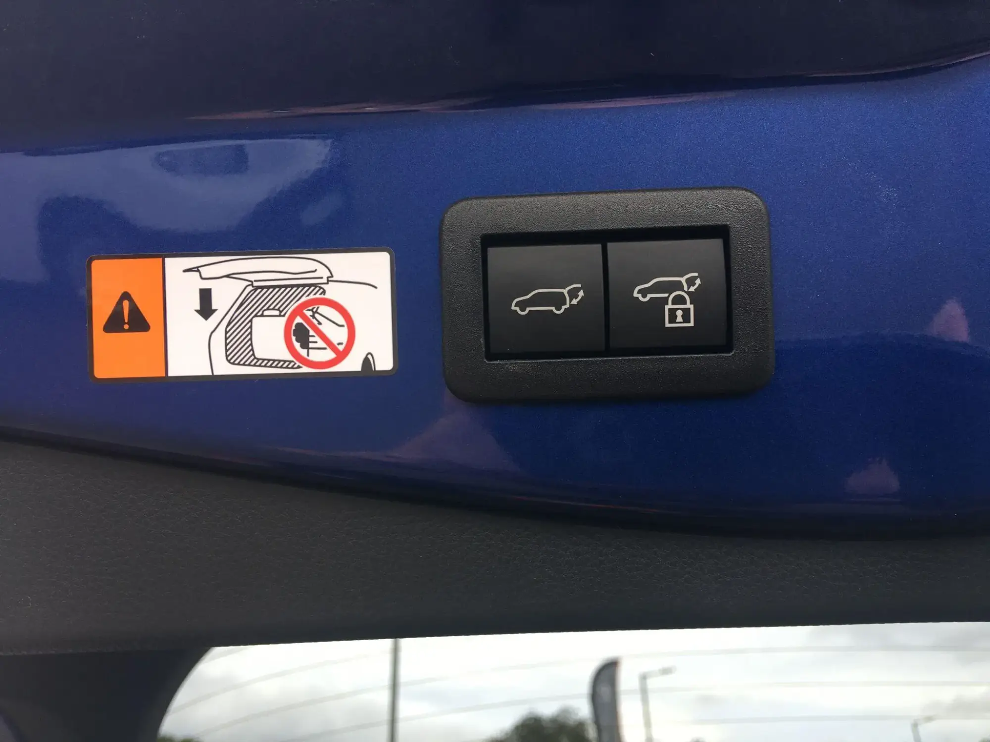 Toyota C-HR Plug-in Hybrid Image 28 Toyota C-HR Plug-in Hybrid Image 28