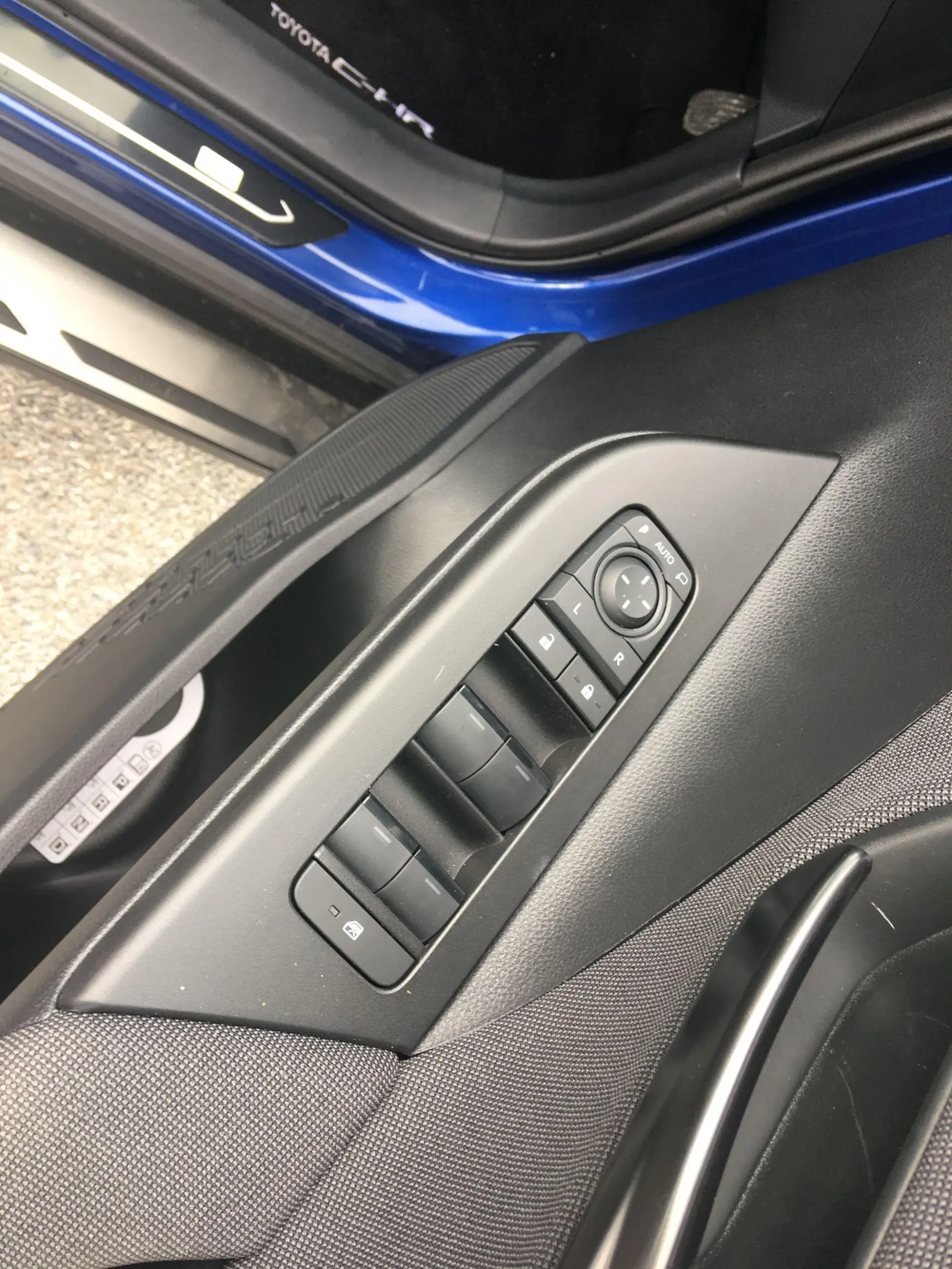 Toyota C-HR Plug-in Hybrid Image 34 Toyota C-HR Plug-in Hybrid Image 34
