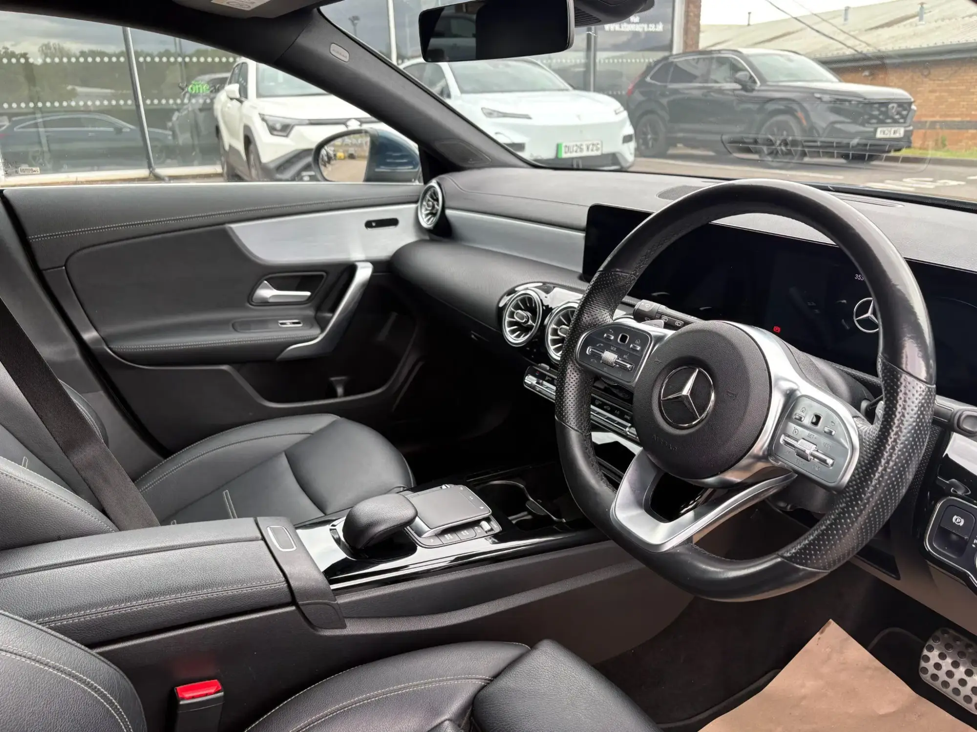 Mercedes-Benz CLA Image 11