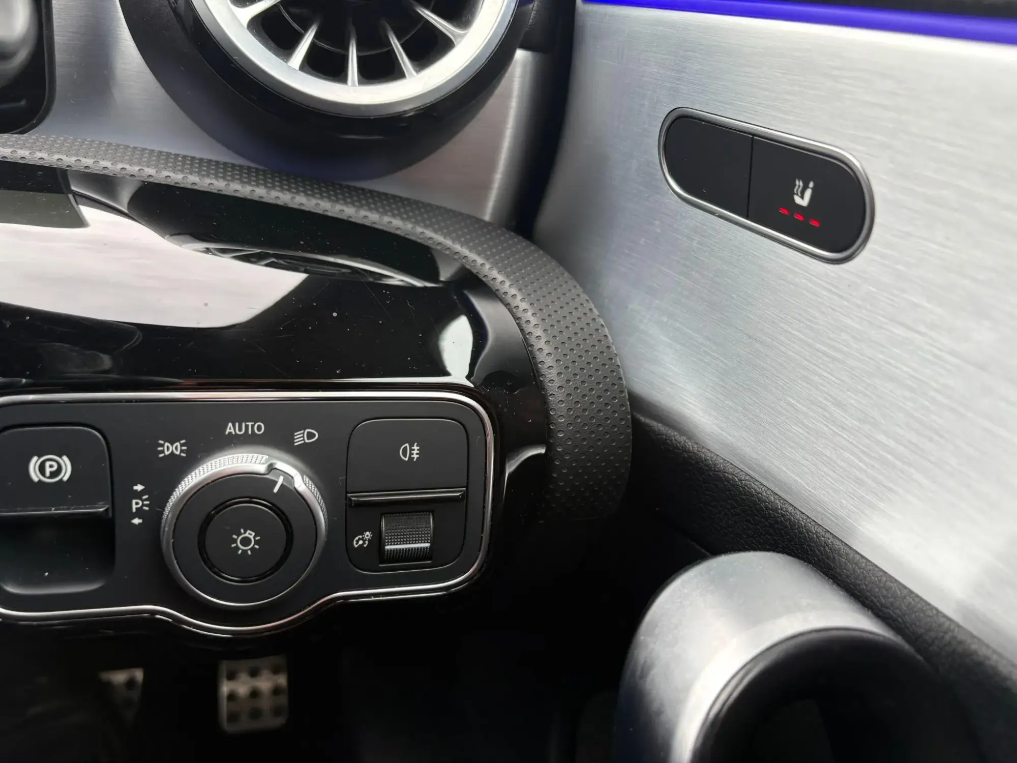 Mercedes-Benz CLA Image 17