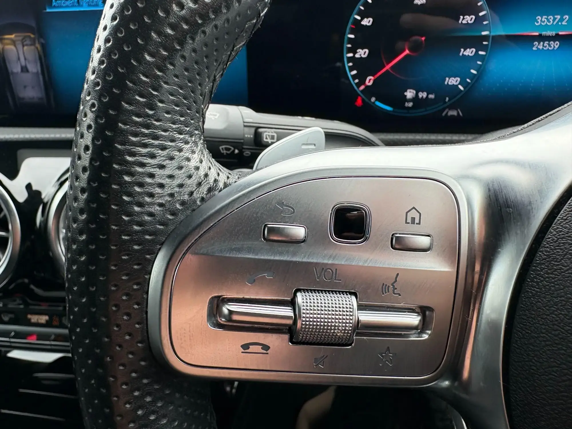Mercedes-Benz CLA Image 20