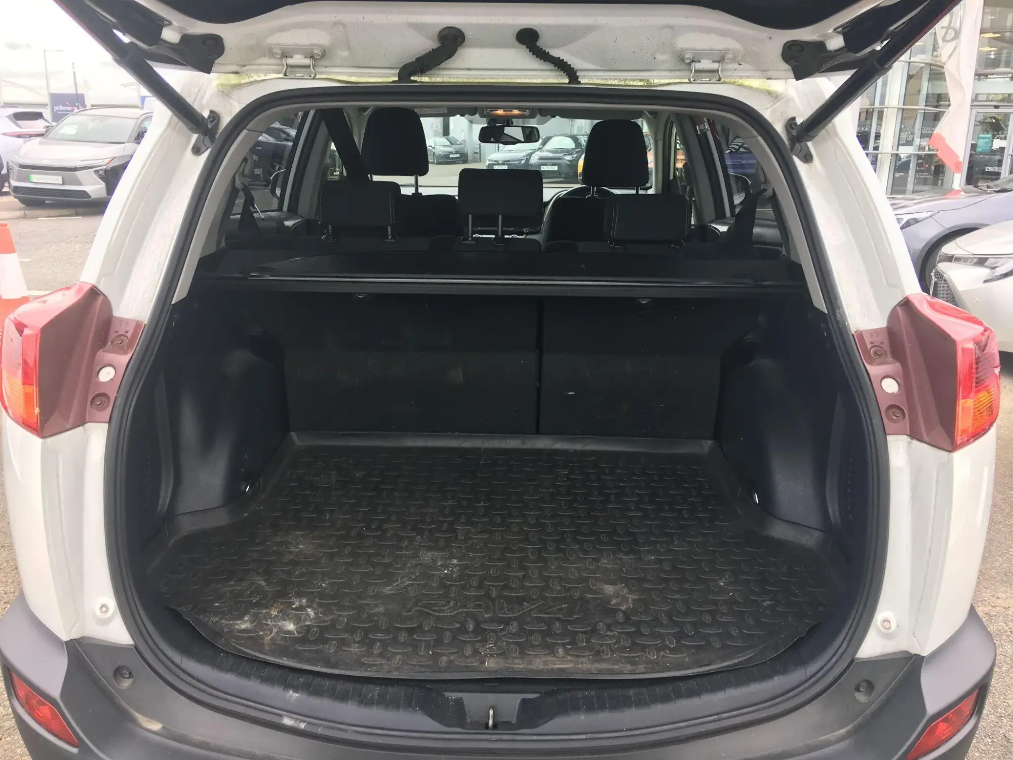 Toyota RAV4 Self-Charging Hybrid Image 10 Toyota RAV4 Self-Charging Hybrid Image 10