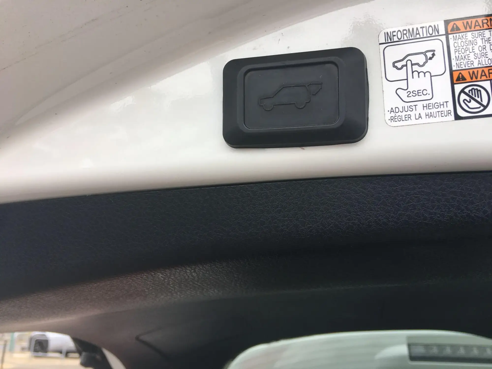 Toyota RAV4 Self-Charging Hybrid Image 17 Toyota RAV4 Self-Charging Hybrid Image 17