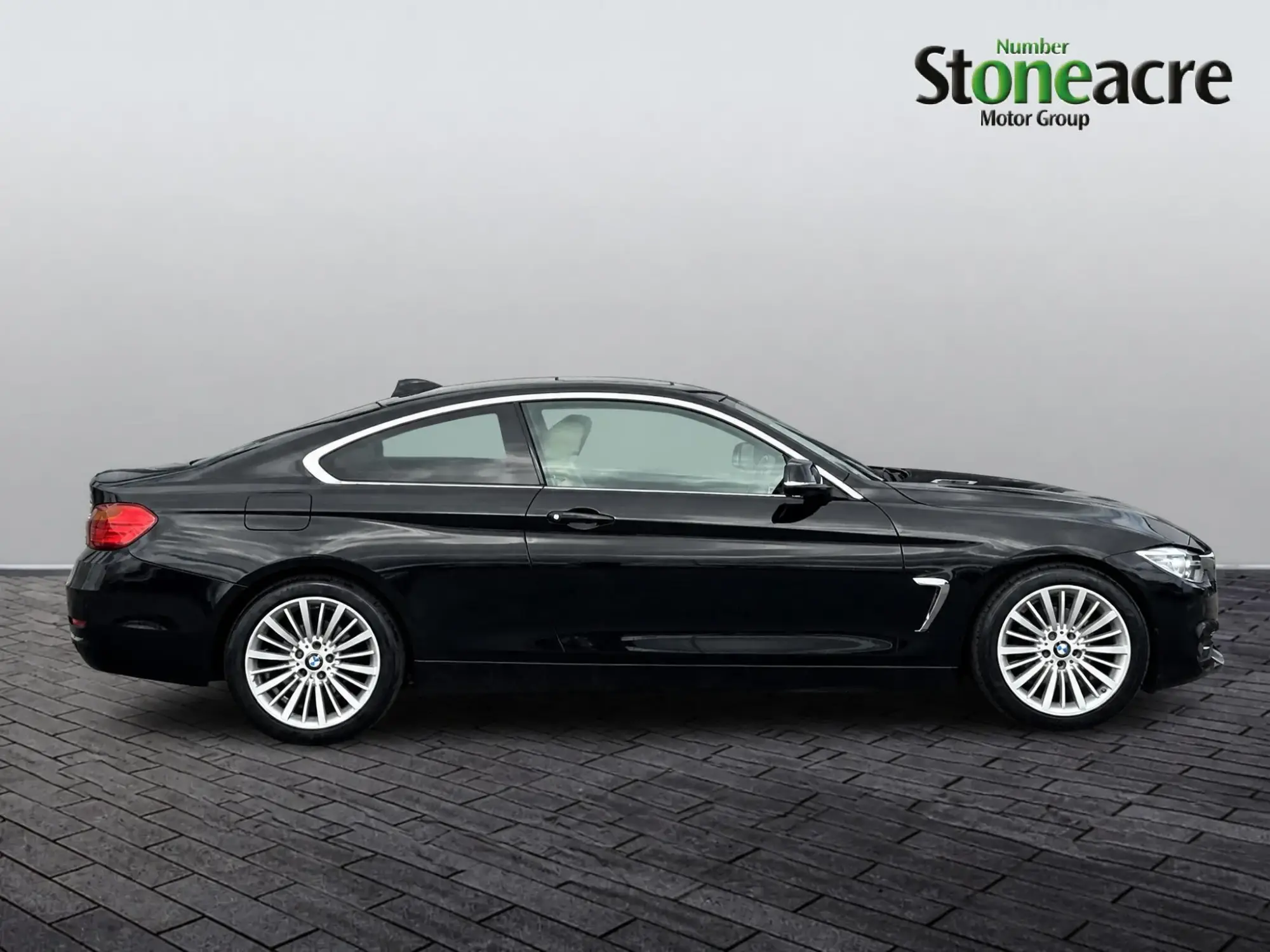 BMW 4 Series 2.0 420d Luxury Auto Euro 6 (s/s) 2dr RA17FEX Image 2 BMW 4 Series 2.0 420d Luxury Auto Euro 6 (s/s) 2dr RA17FEX Image 2
