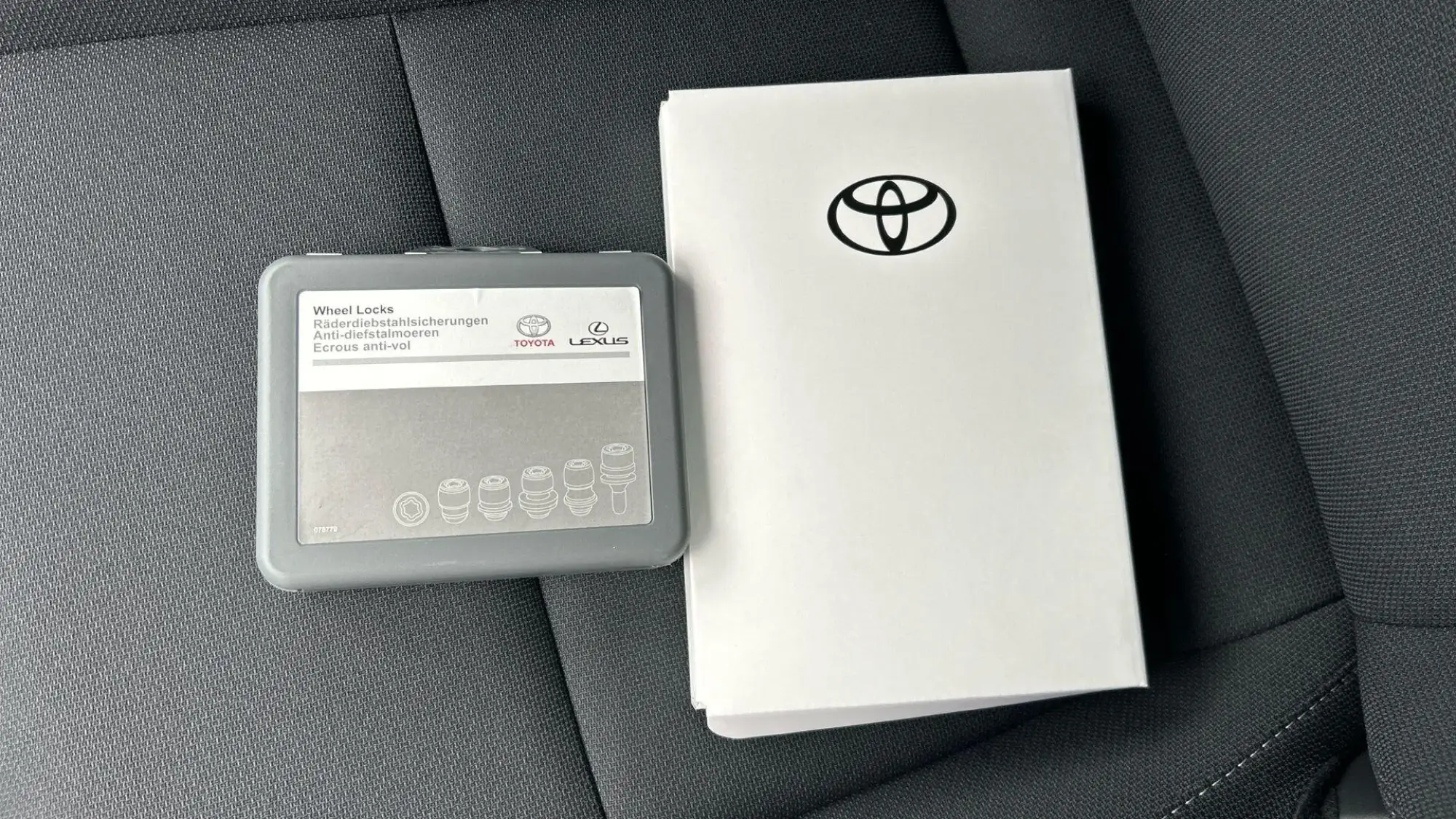 Toyota Prius Plug-in Hybrid Image 41