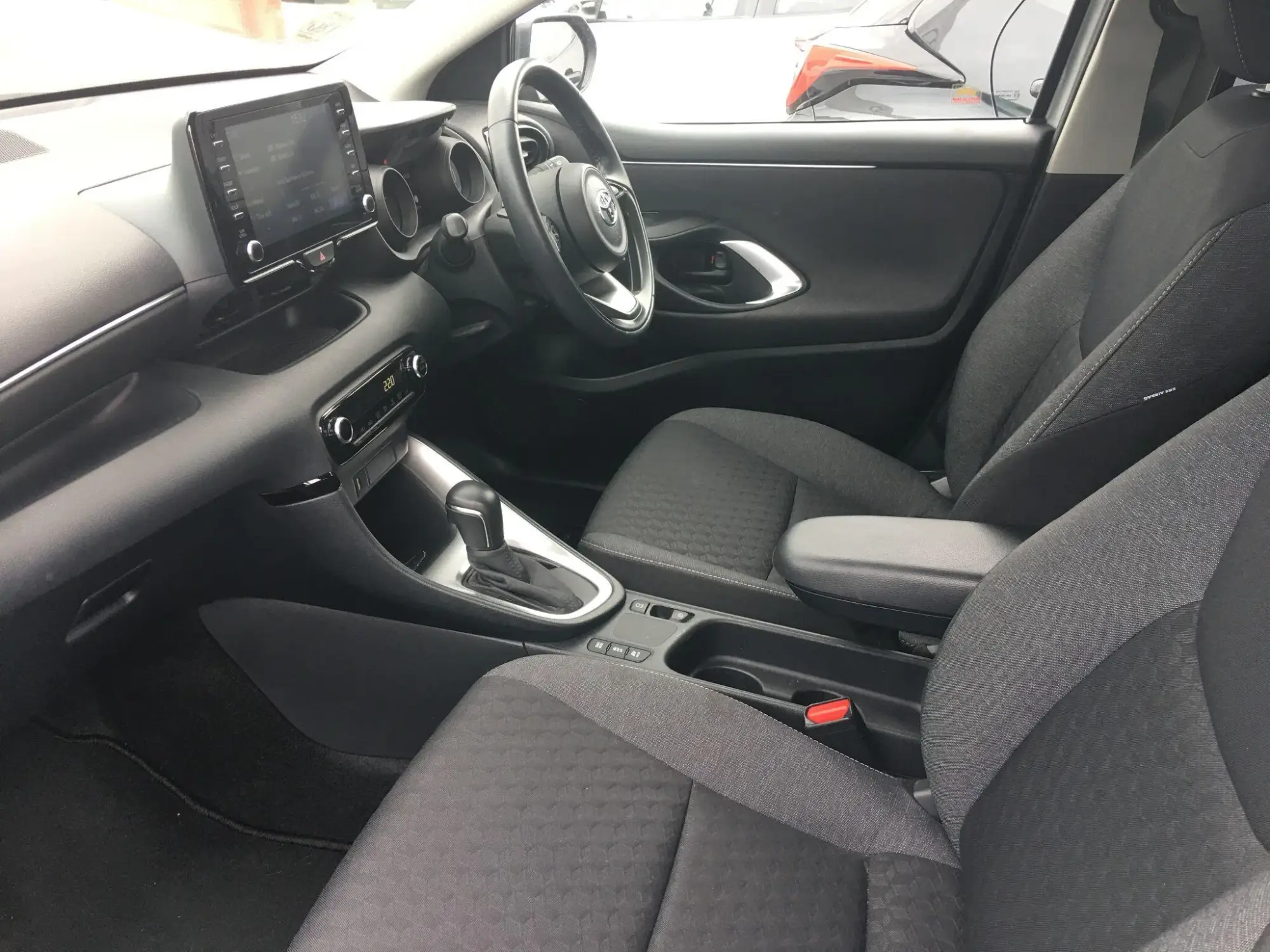 Toyota Yaris Image 14