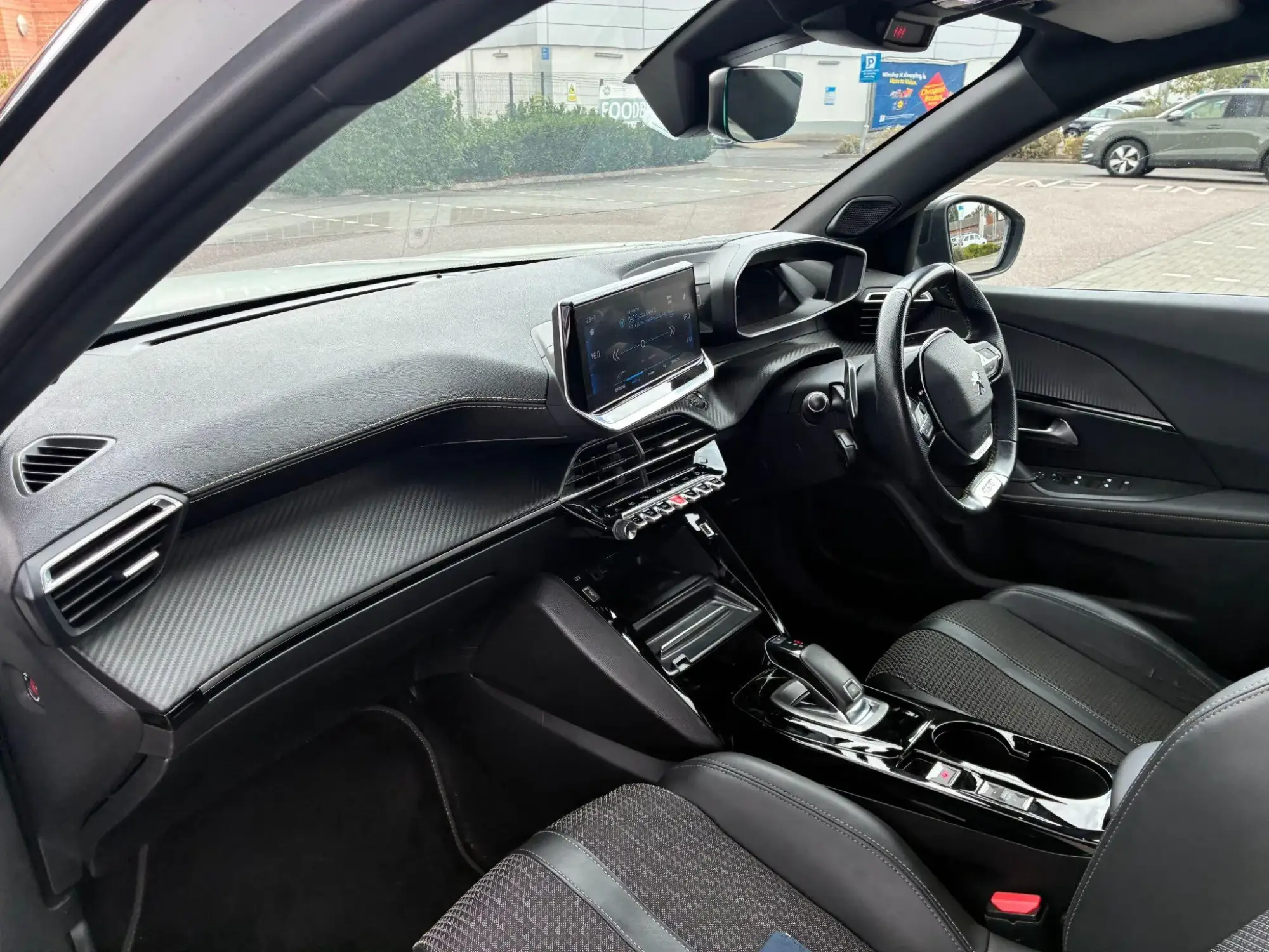 Peugeot 2008 Image 9