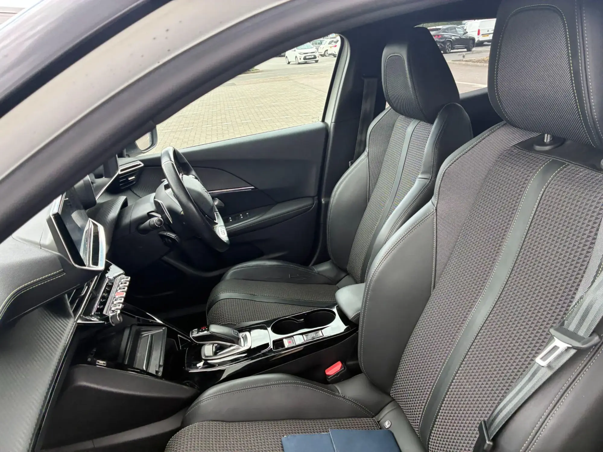 Peugeot 2008 Image 32