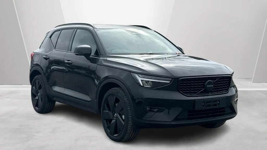 Volvo XC40 listing photo
