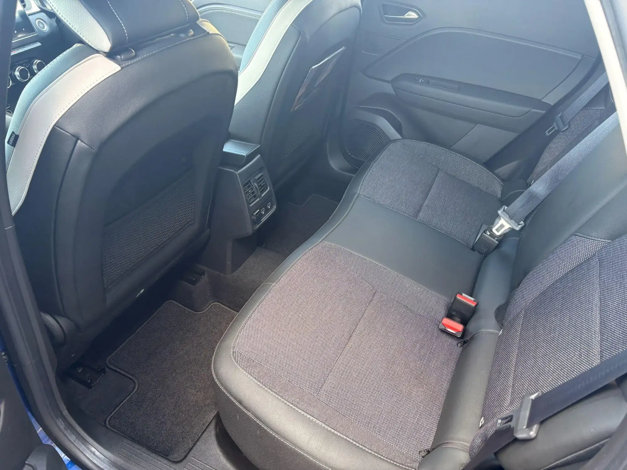Renault Captur Image 16 Renault Captur Image 16