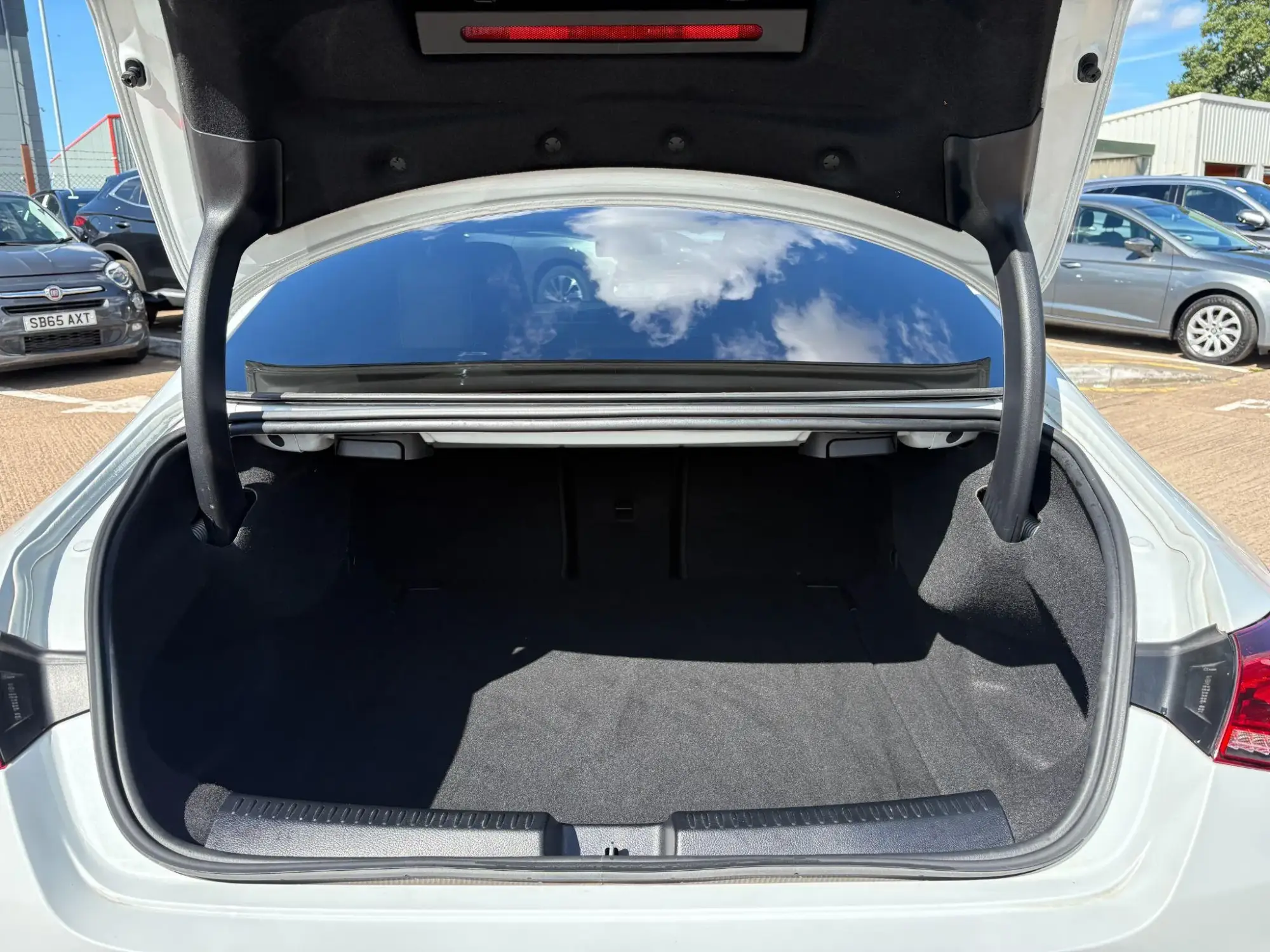 Mercedes-Benz CLA Image 10