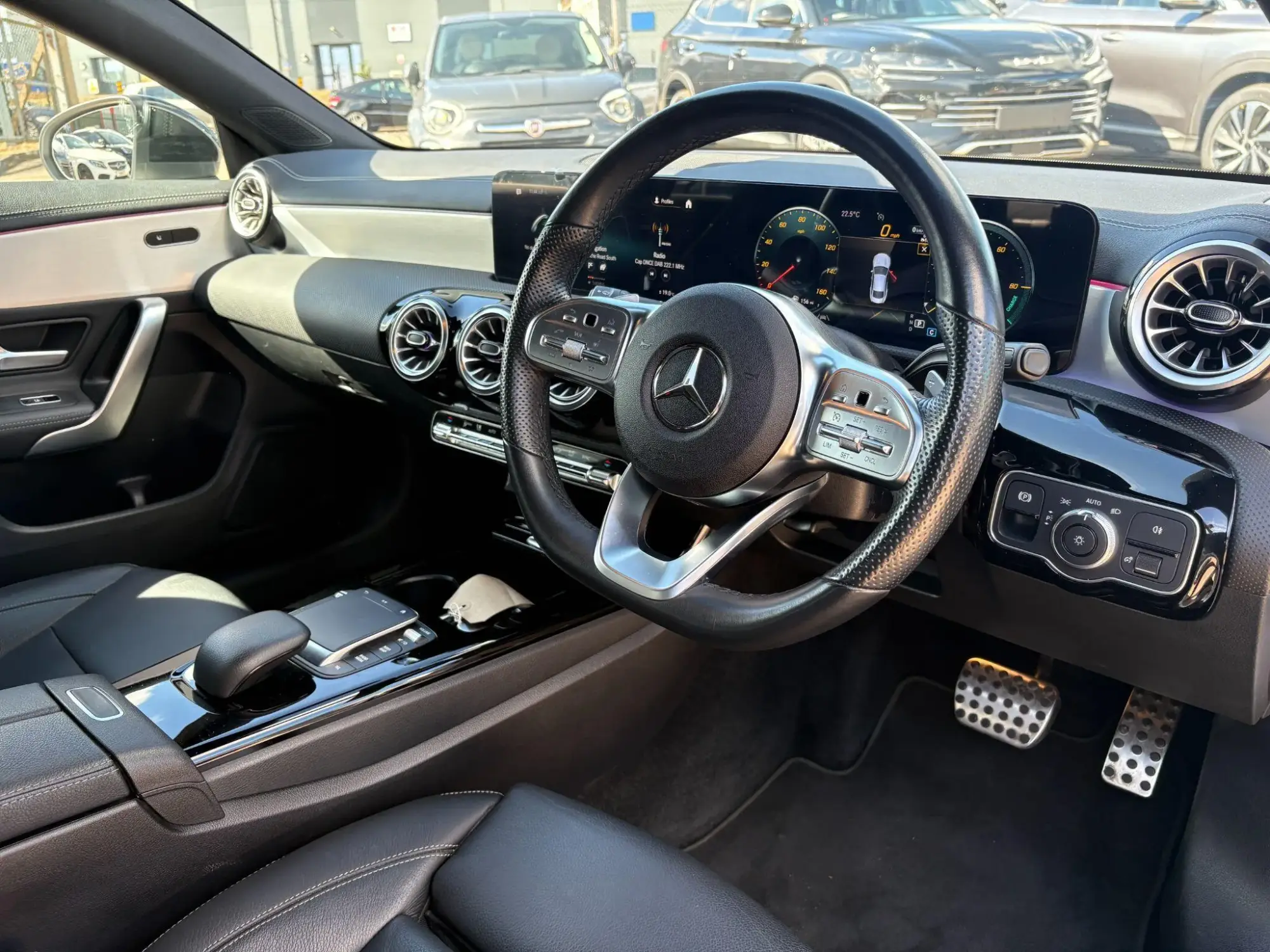 Mercedes-Benz CLA Image 11