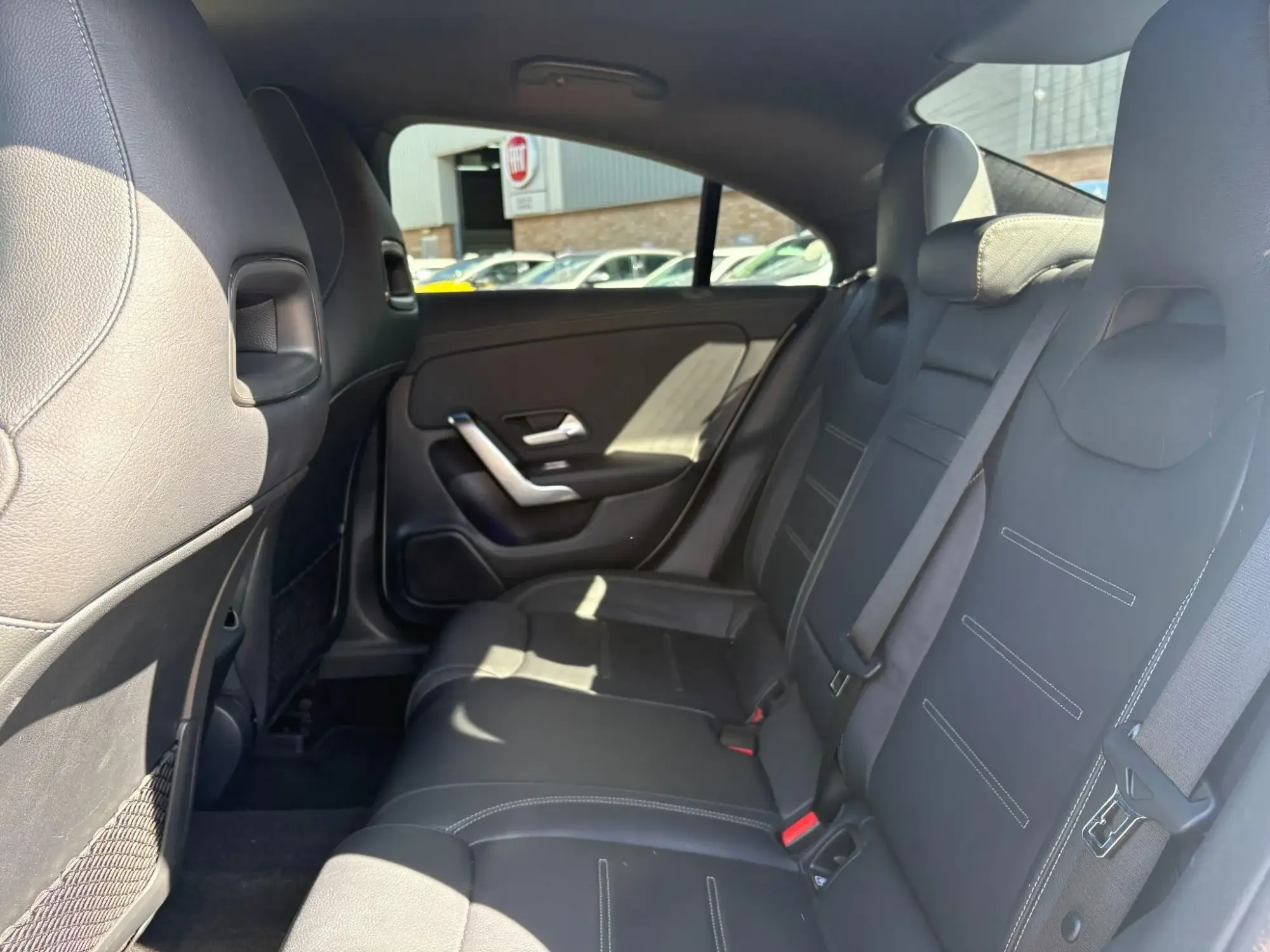 Mercedes-Benz CLA Image 24