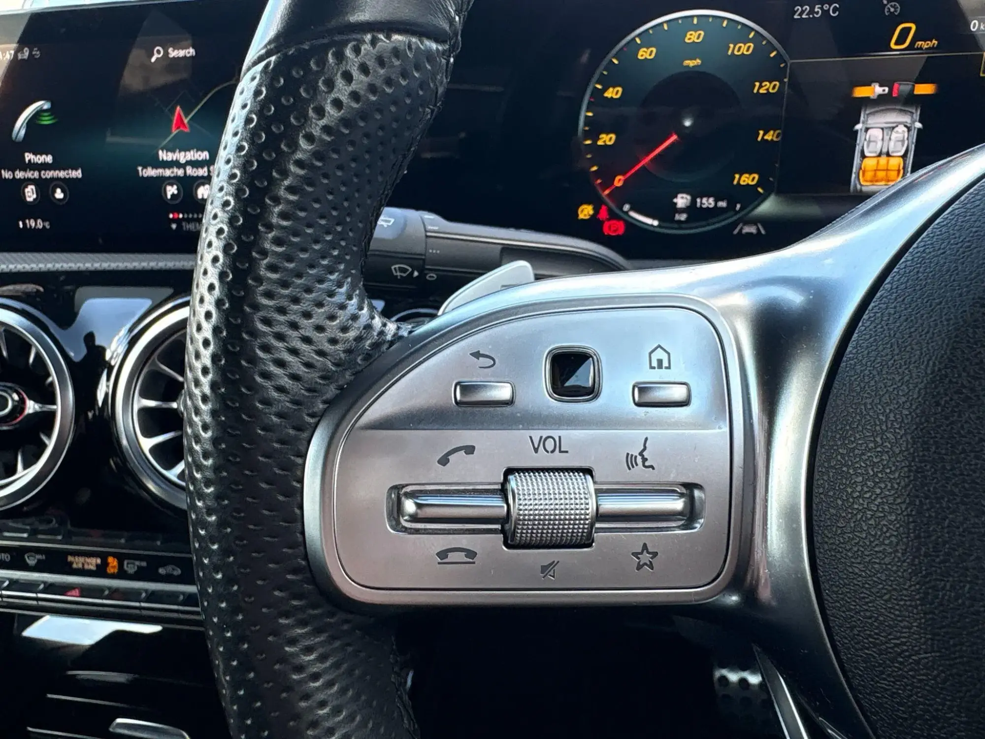 Mercedes-Benz CLA Image 14