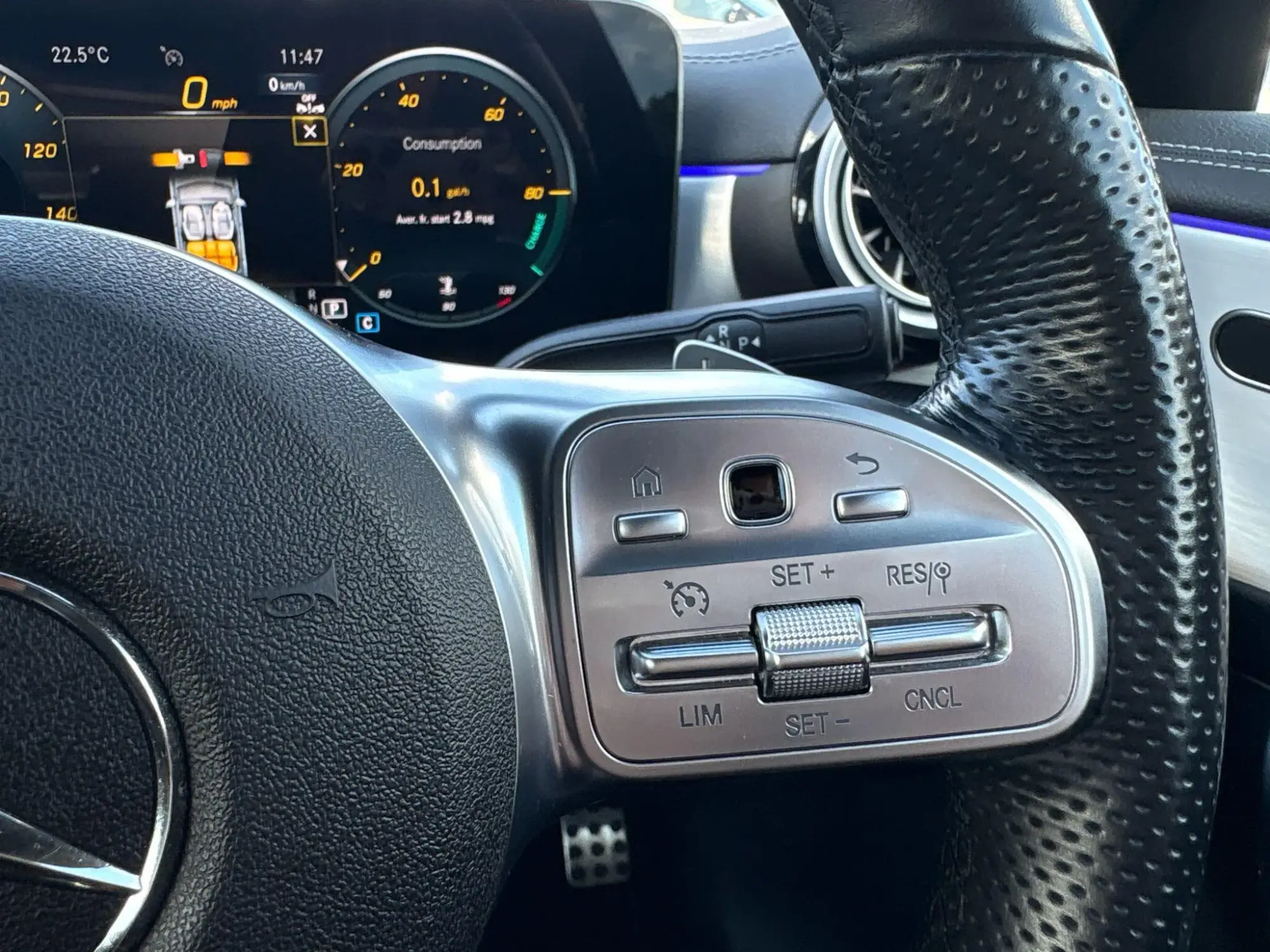 Mercedes-Benz CLA Image 15
