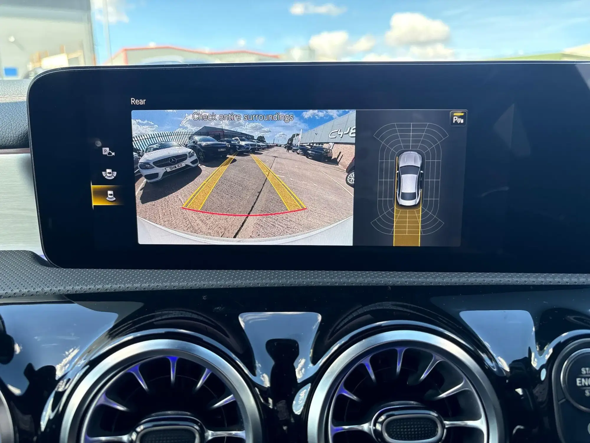Mercedes-Benz CLA Image 16