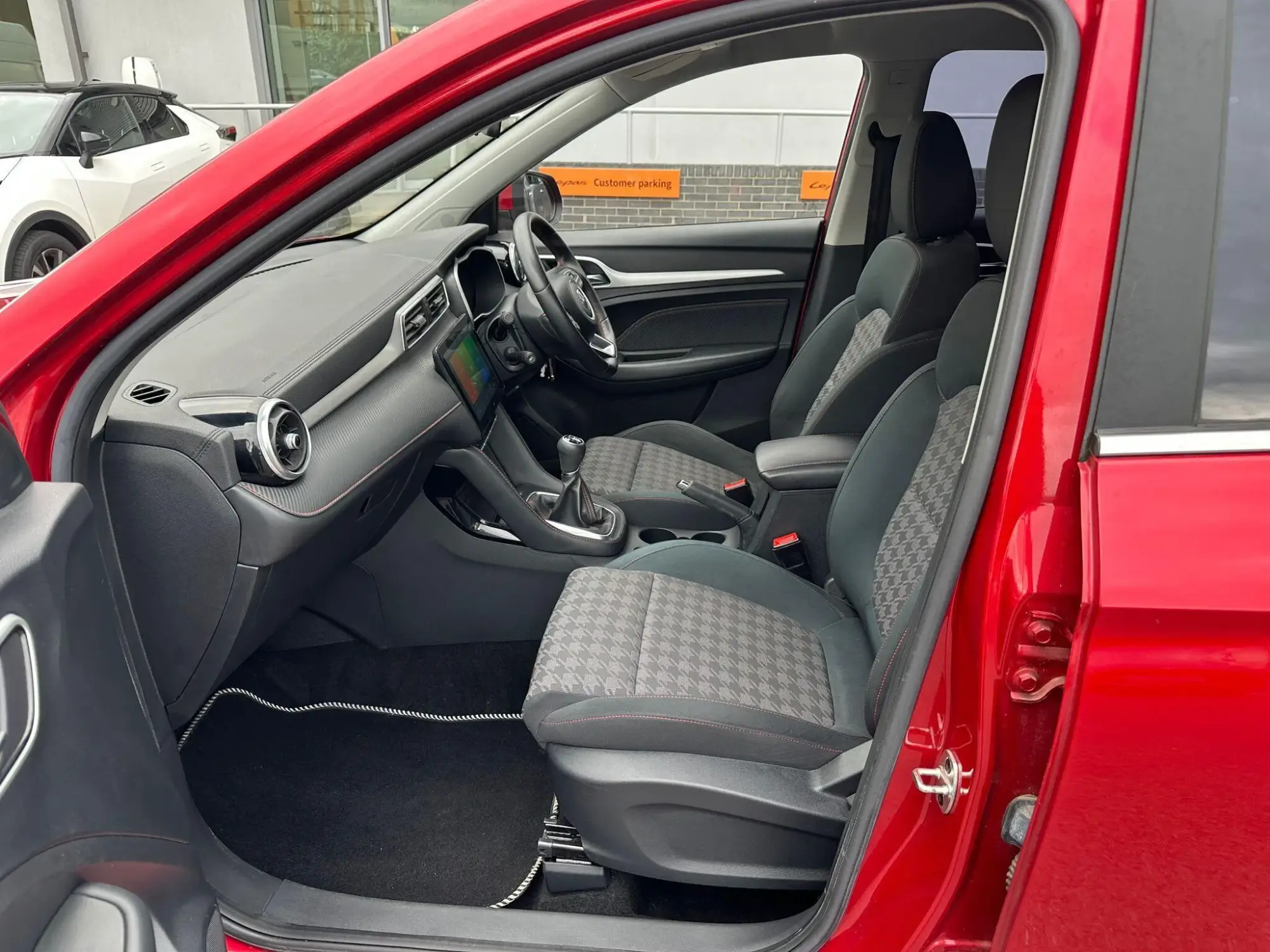 MG ZS Image 10