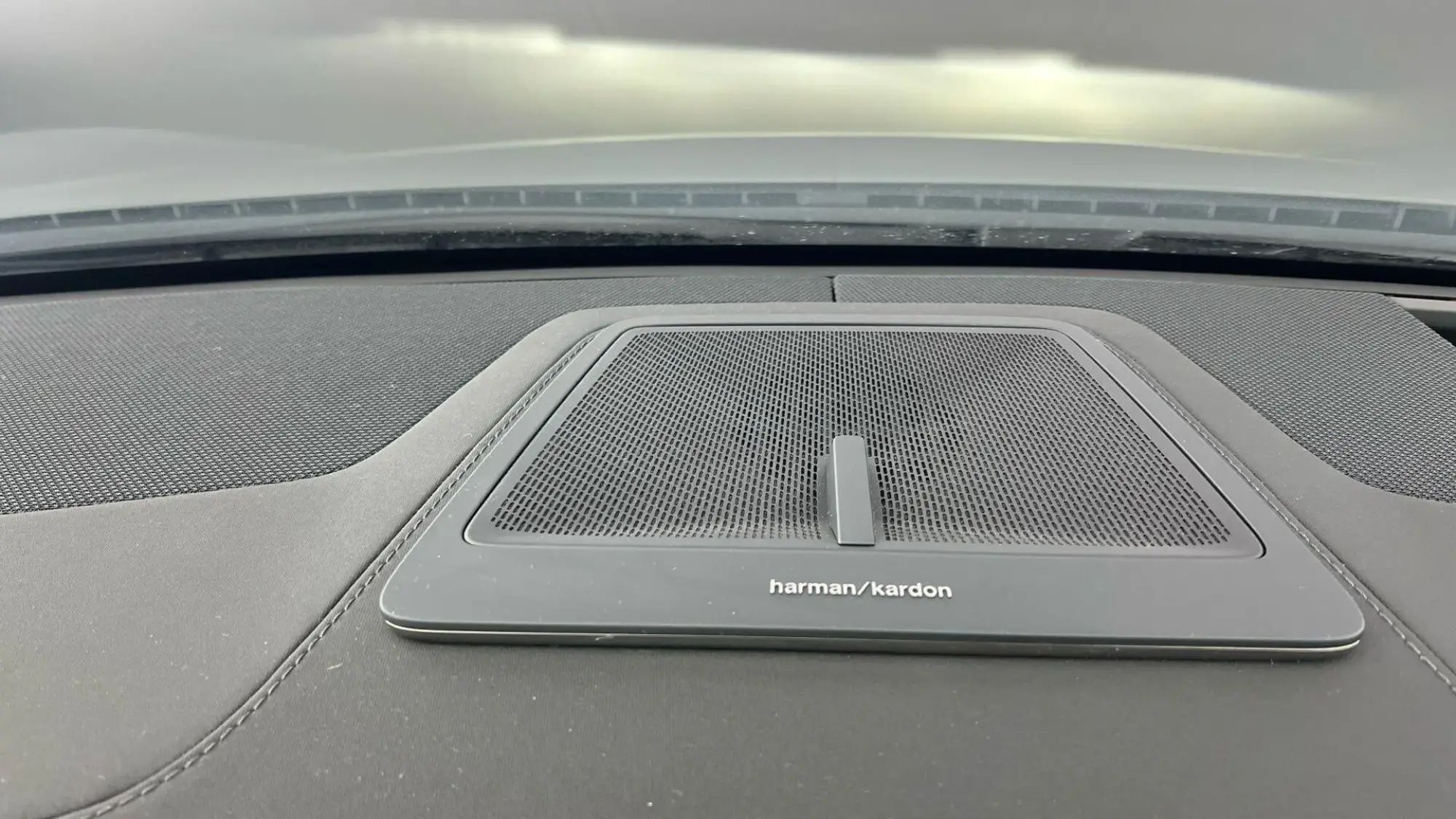 Polestar 4 SUV Image 24