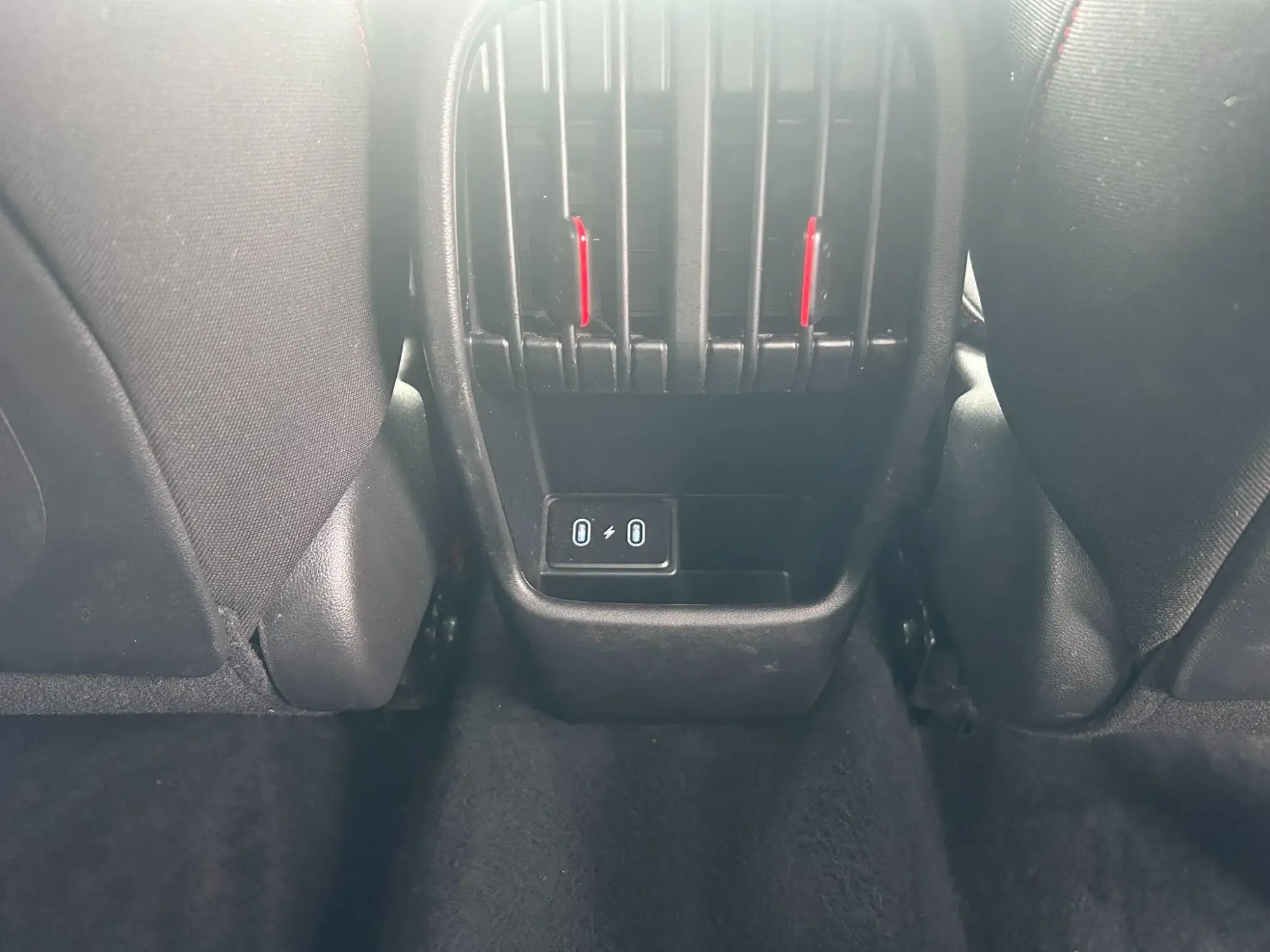 Hyundai KONA Image 35