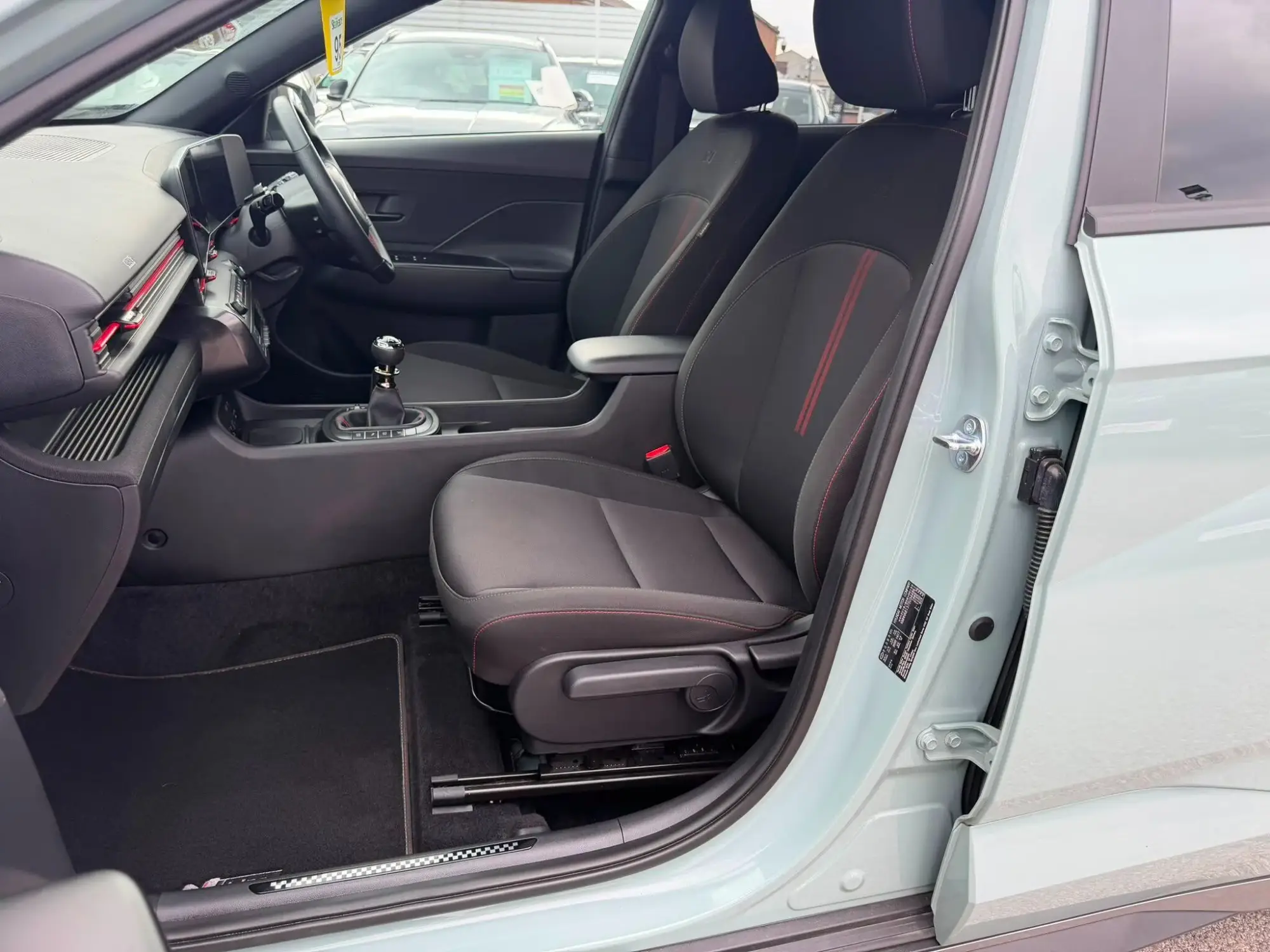 Hyundai KONA Image 32