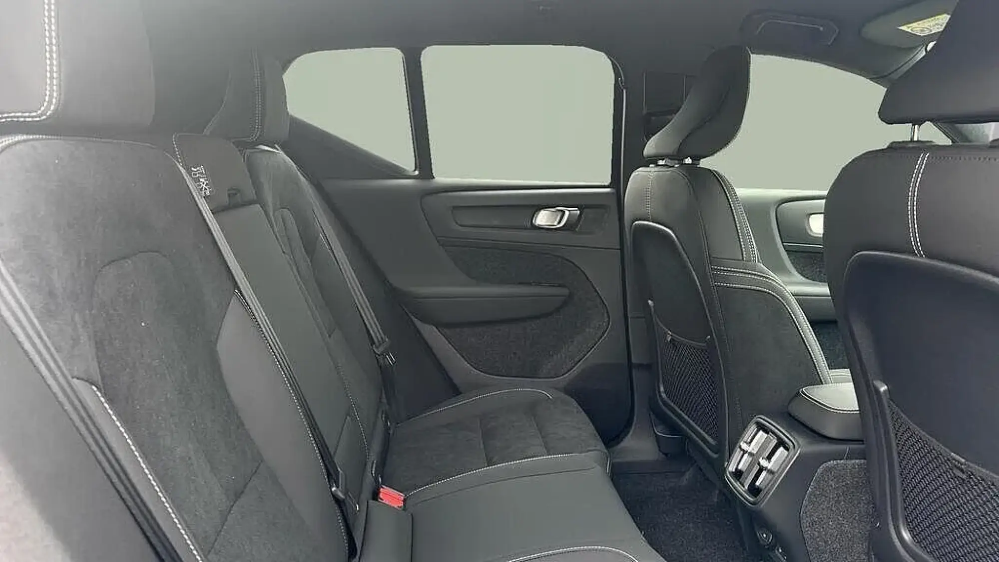 Volvo XC40 Image 28