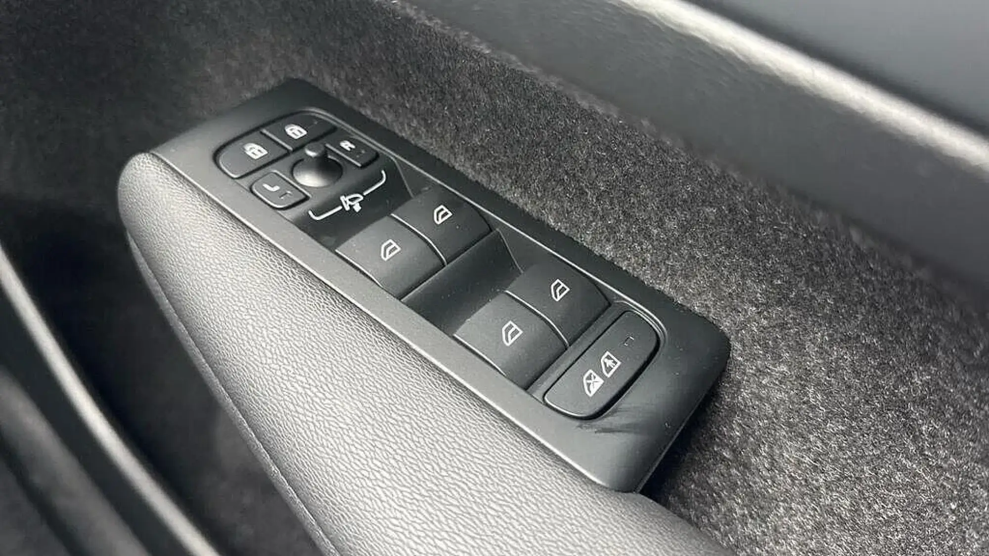 Volvo XC40 Image 30