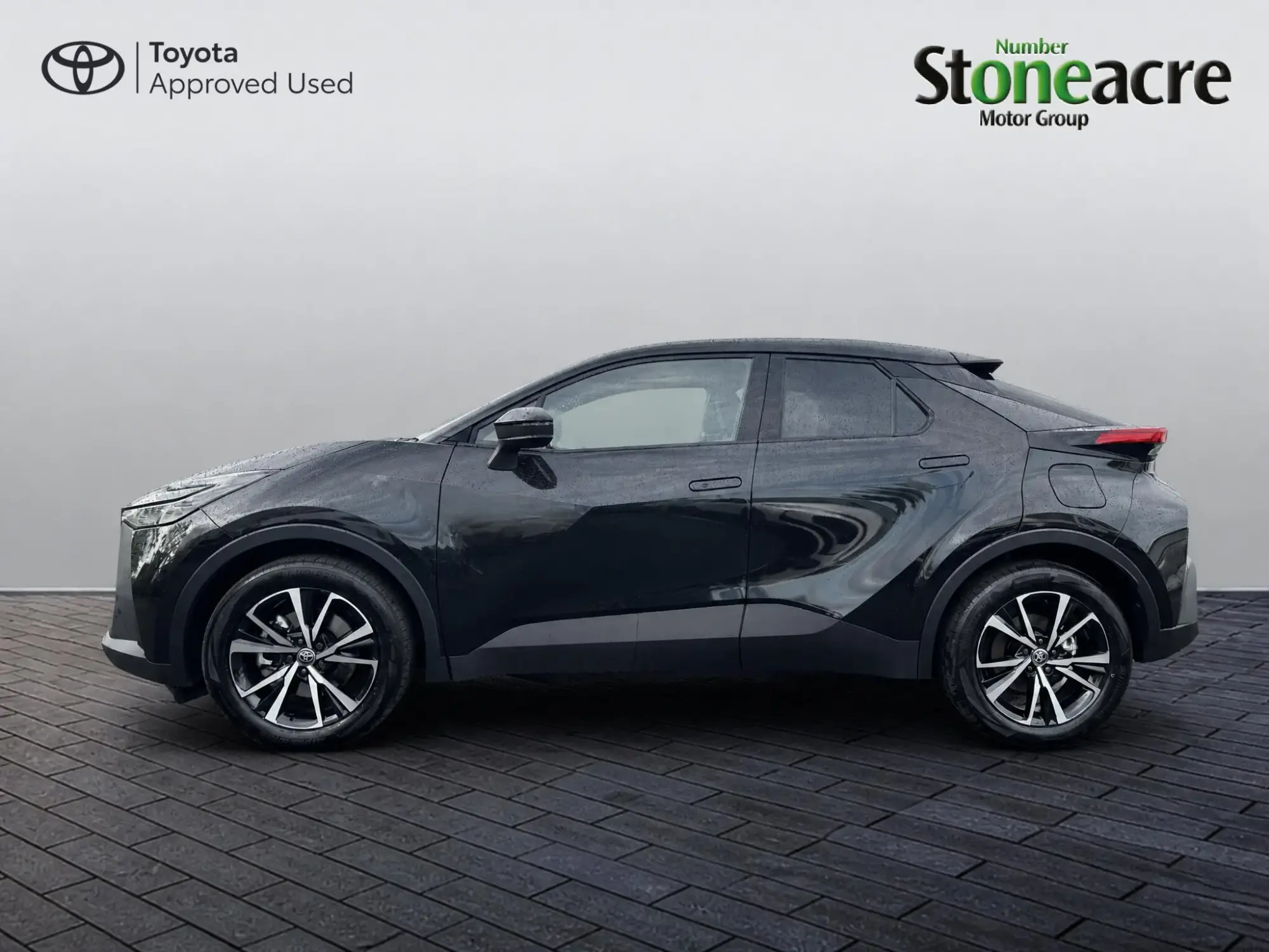 Toyota C-HR Plug-in Hybrid Image 6 Toyota C-HR Plug-in Hybrid Image 6