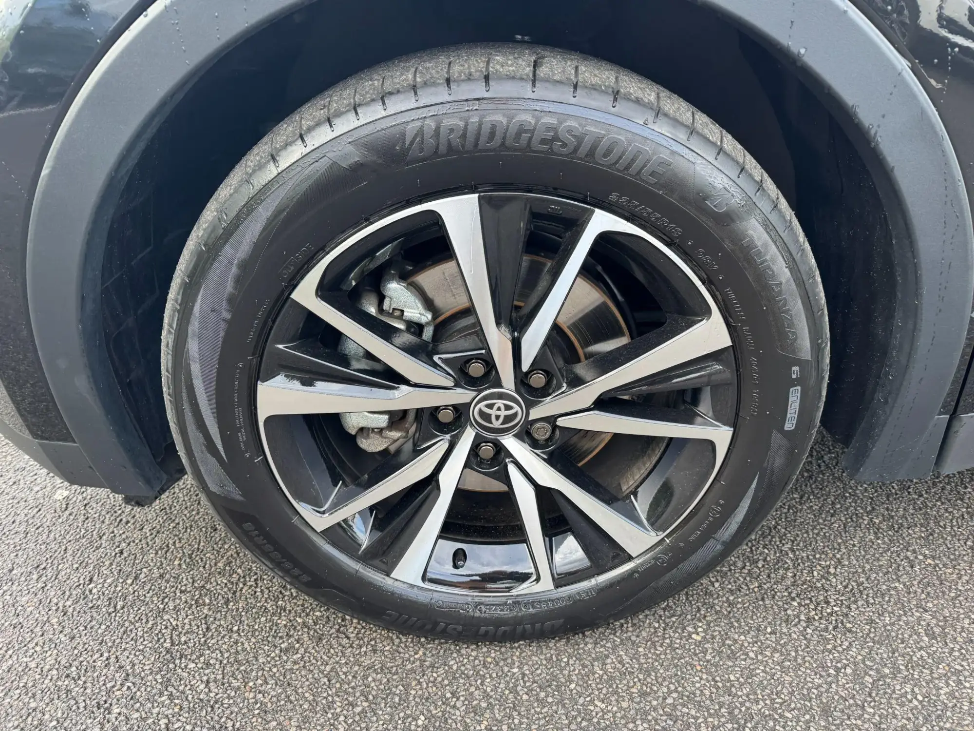 Toyota C-HR Plug-in Hybrid Image 9 Toyota C-HR Plug-in Hybrid Image 9