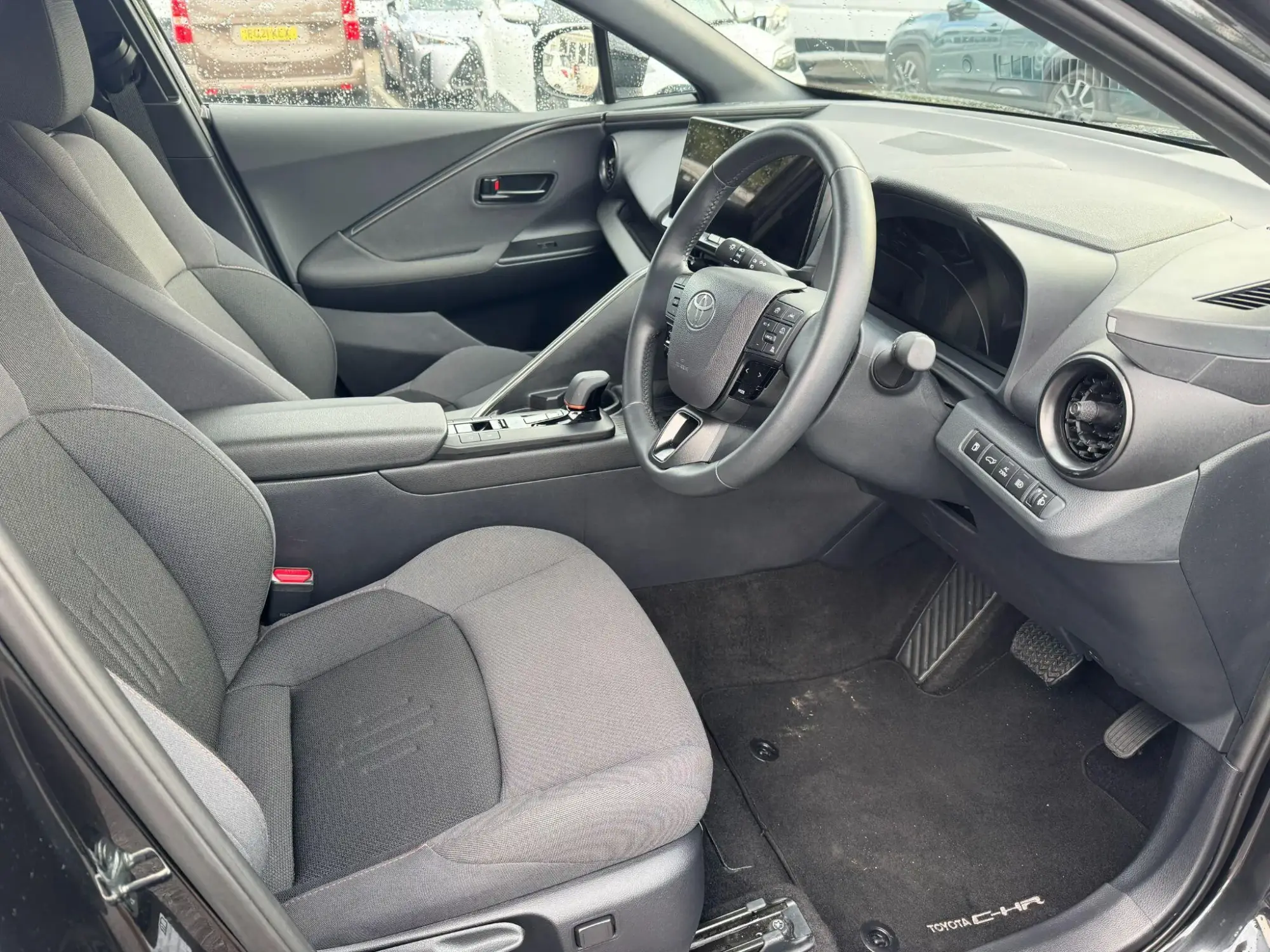 Toyota C-HR Plug-in Hybrid Image 11 Toyota C-HR Plug-in Hybrid Image 11