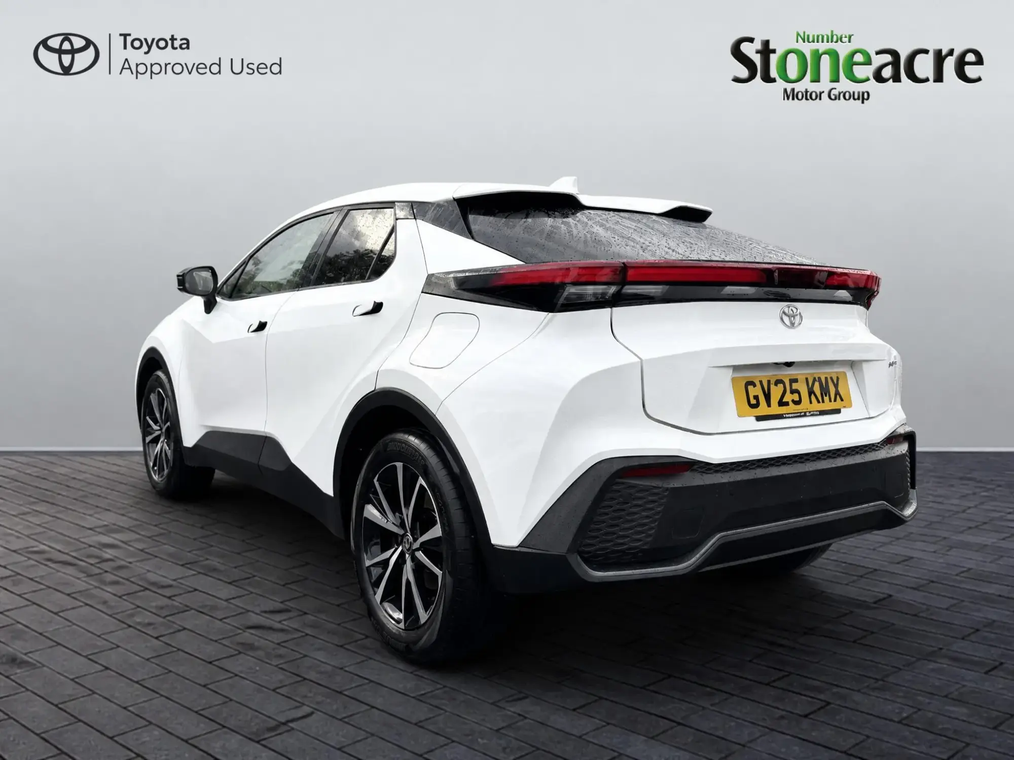 Toyota C-HR Plug-in Hybrid Image 5 Toyota C-HR Plug-in Hybrid Image 5
