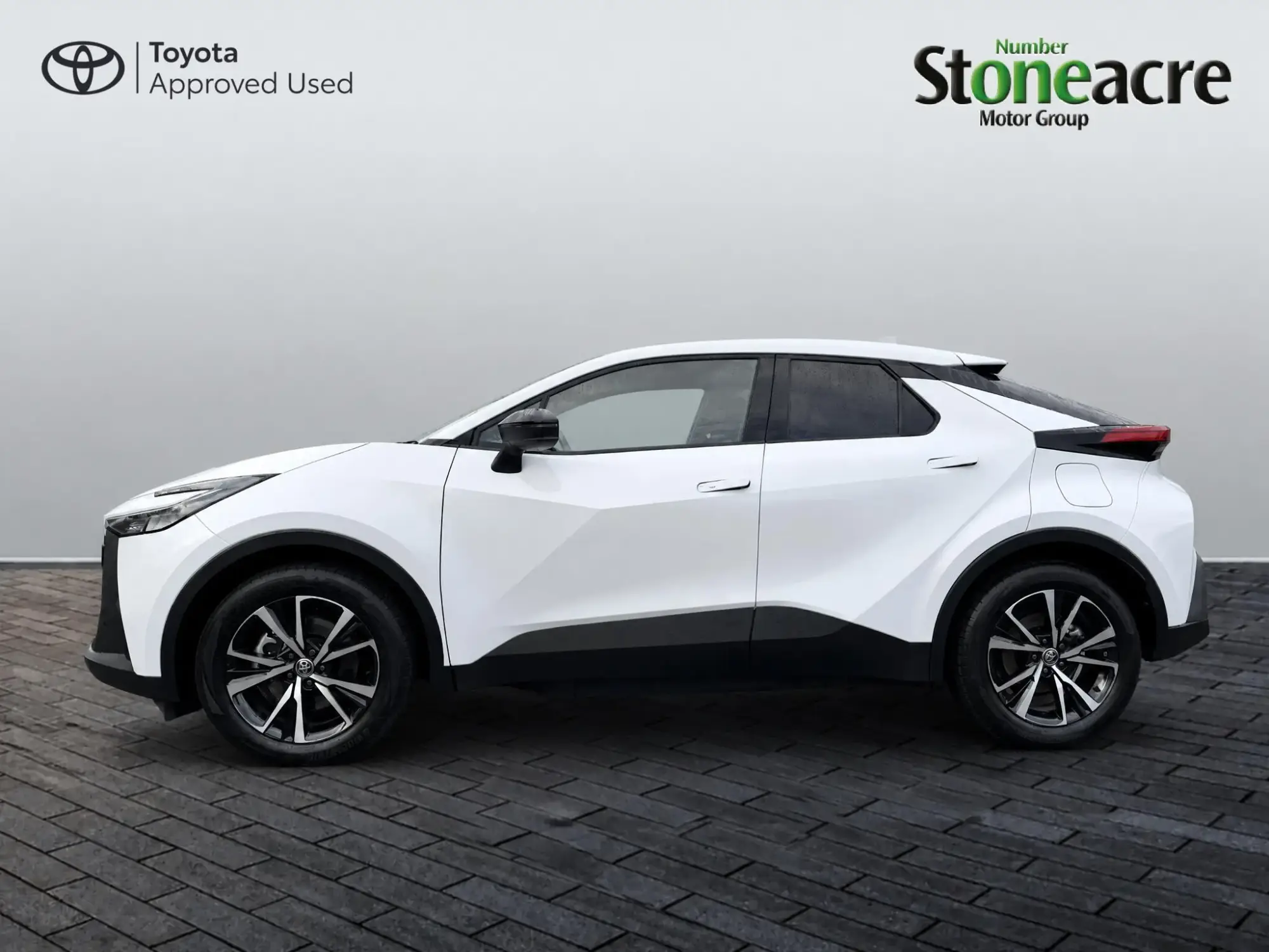 Toyota C-HR Plug-in Hybrid Image 6 Toyota C-HR Plug-in Hybrid Image 6