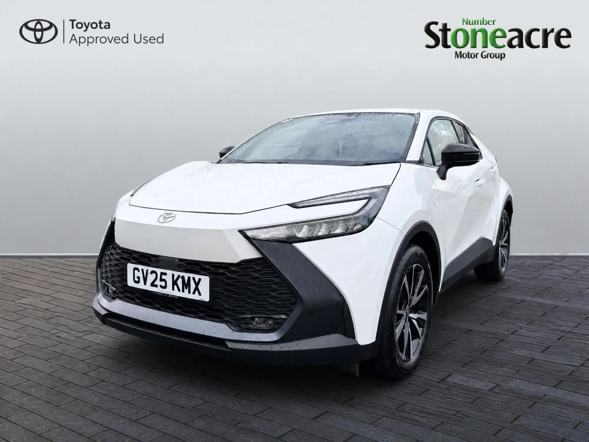 Toyota C-HR Plug-in Hybrid Image 7 Toyota C-HR Plug-in Hybrid Image 7