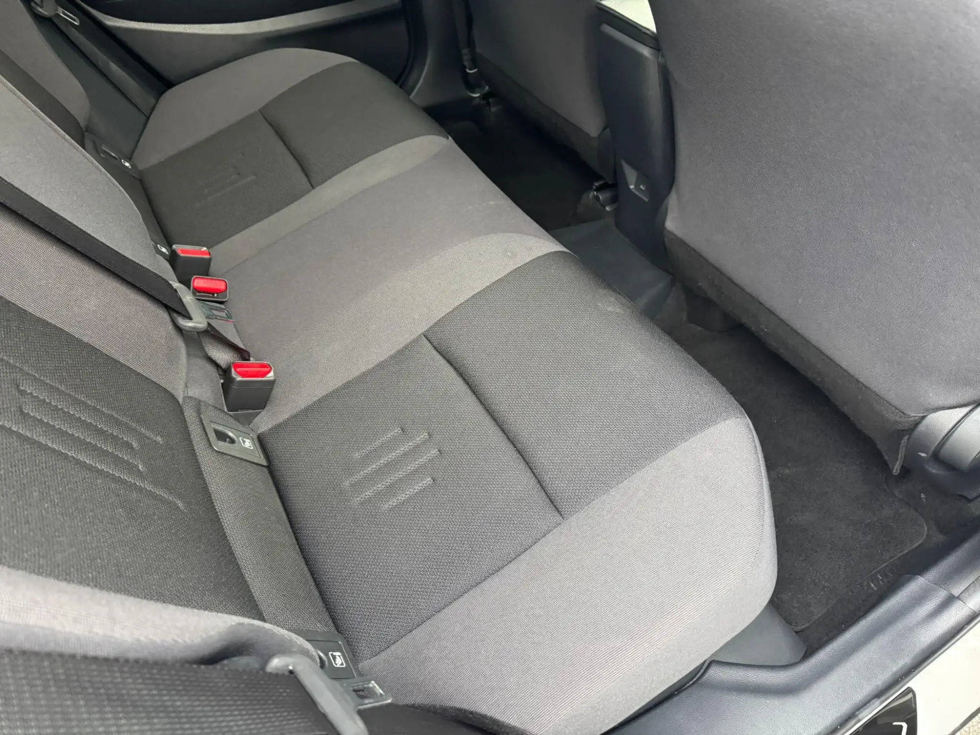 Toyota C-HR Plug-in Hybrid Image 12 Toyota C-HR Plug-in Hybrid Image 12