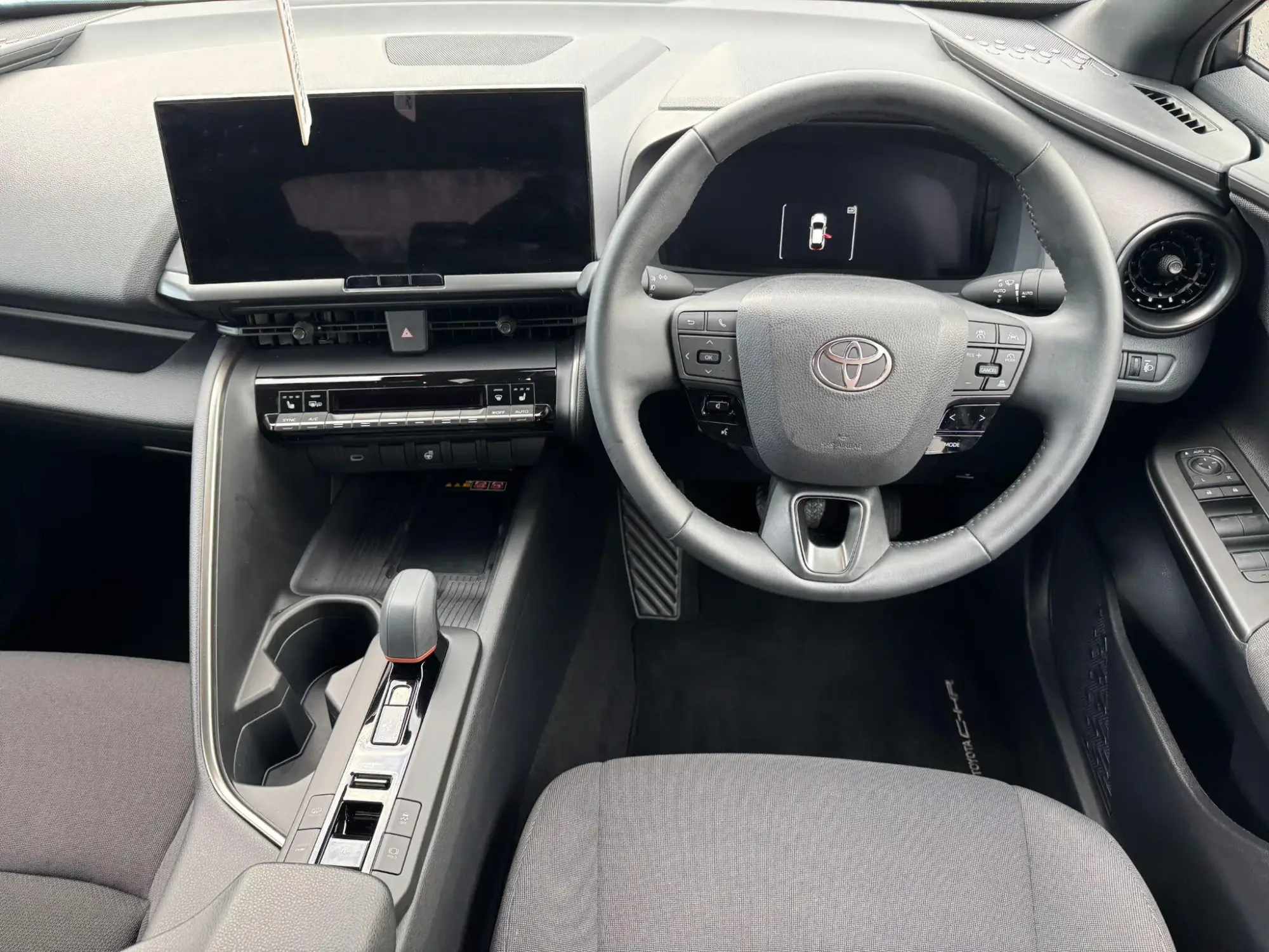 Toyota C-HR Plug-in Hybrid Image 15 Toyota C-HR Plug-in Hybrid Image 15