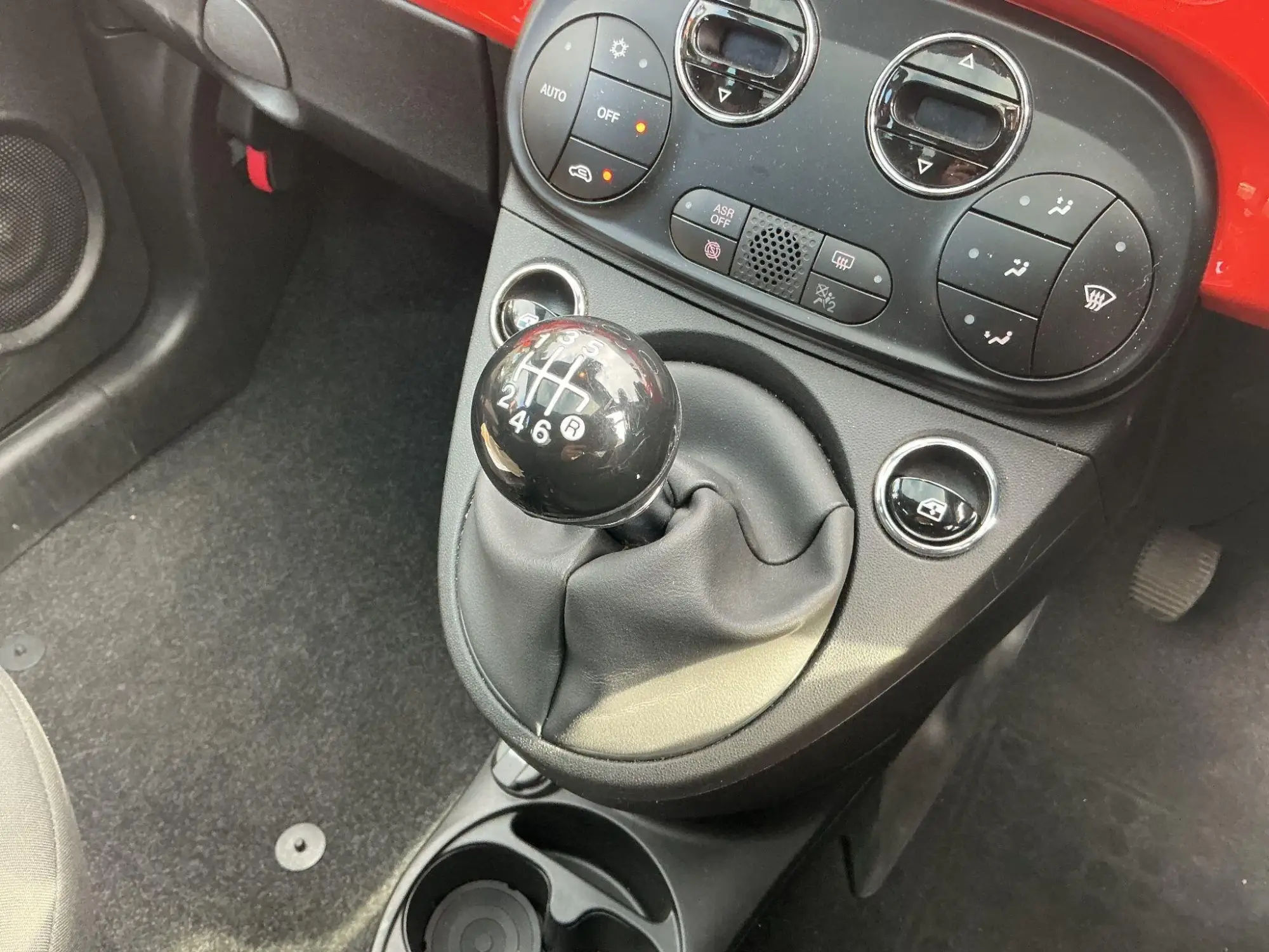 Fiat 500 Hybrid Image 10
