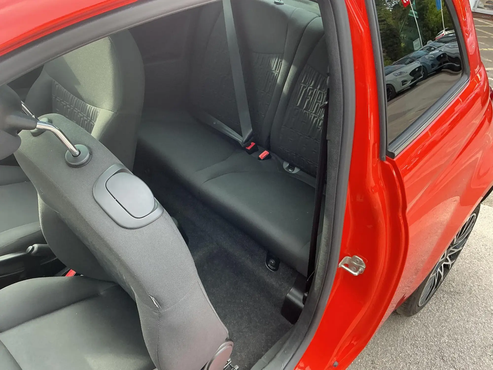 Fiat 500 Hybrid Image 12