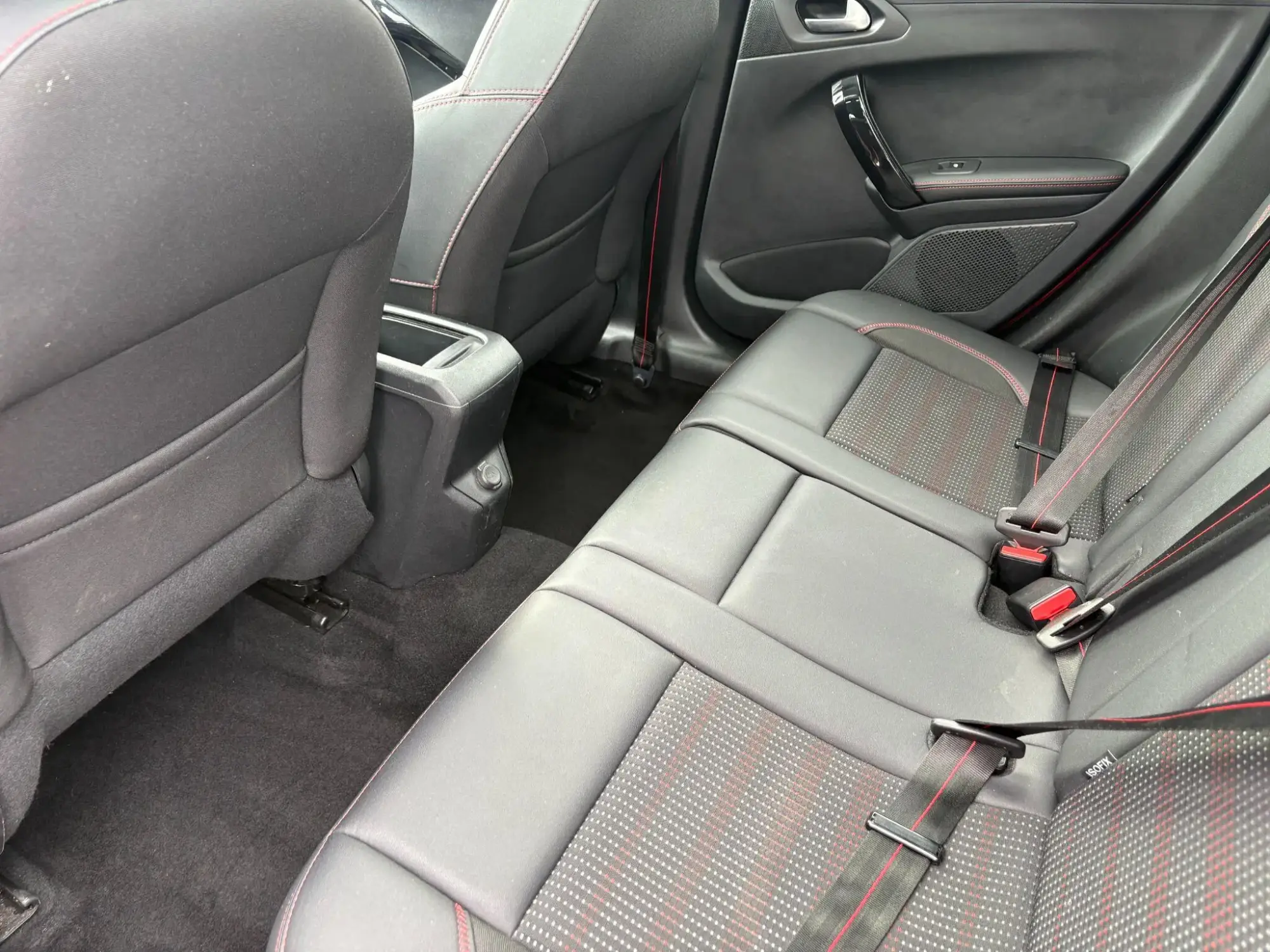 Peugeot 2008 Image 13 Peugeot 2008 Image 13
