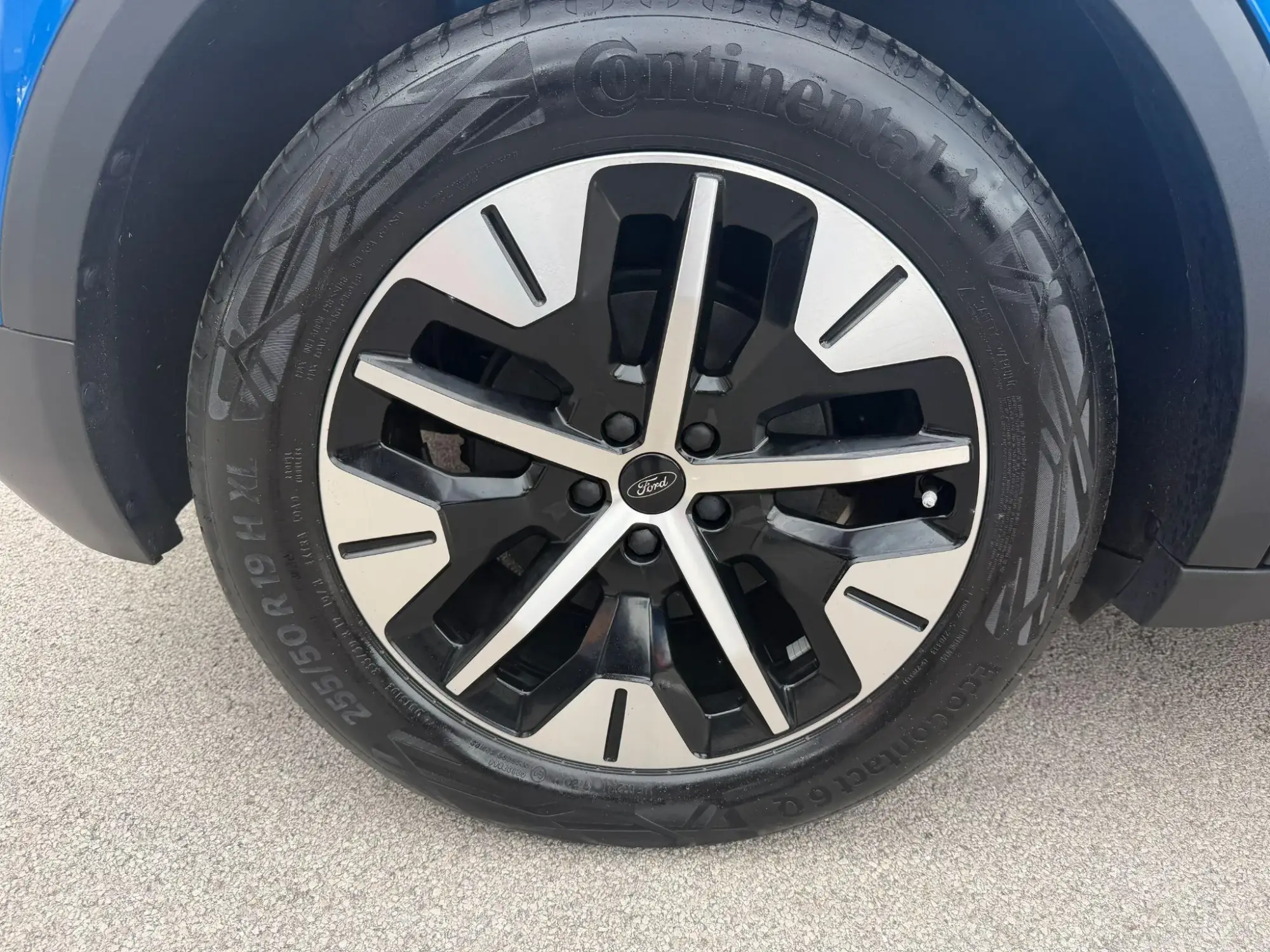 Ford Explorer Image 9