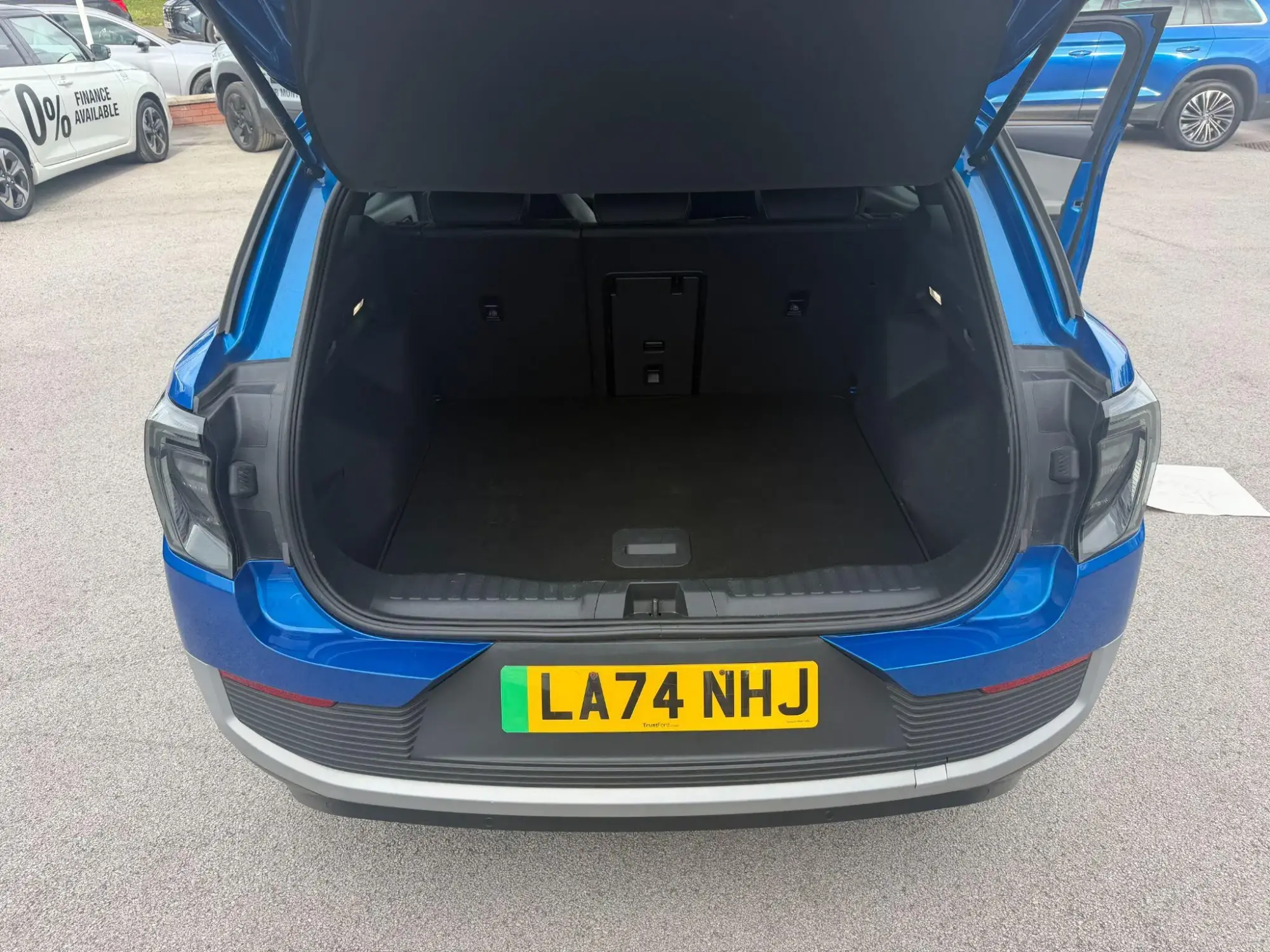 Ford Explorer Image 10