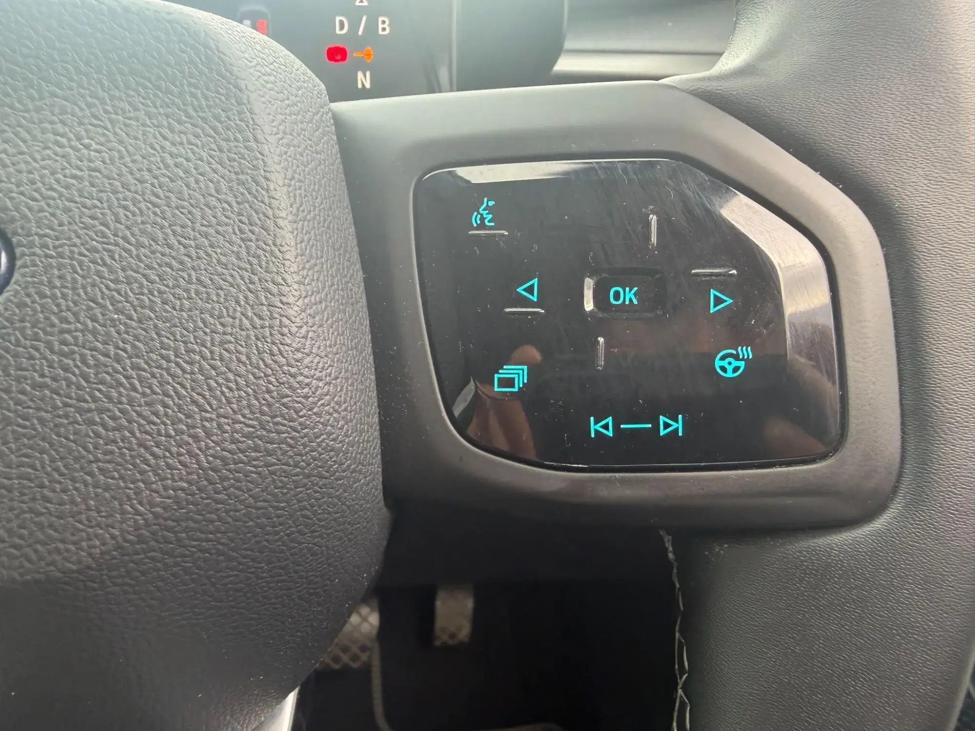 Ford Explorer Image 15