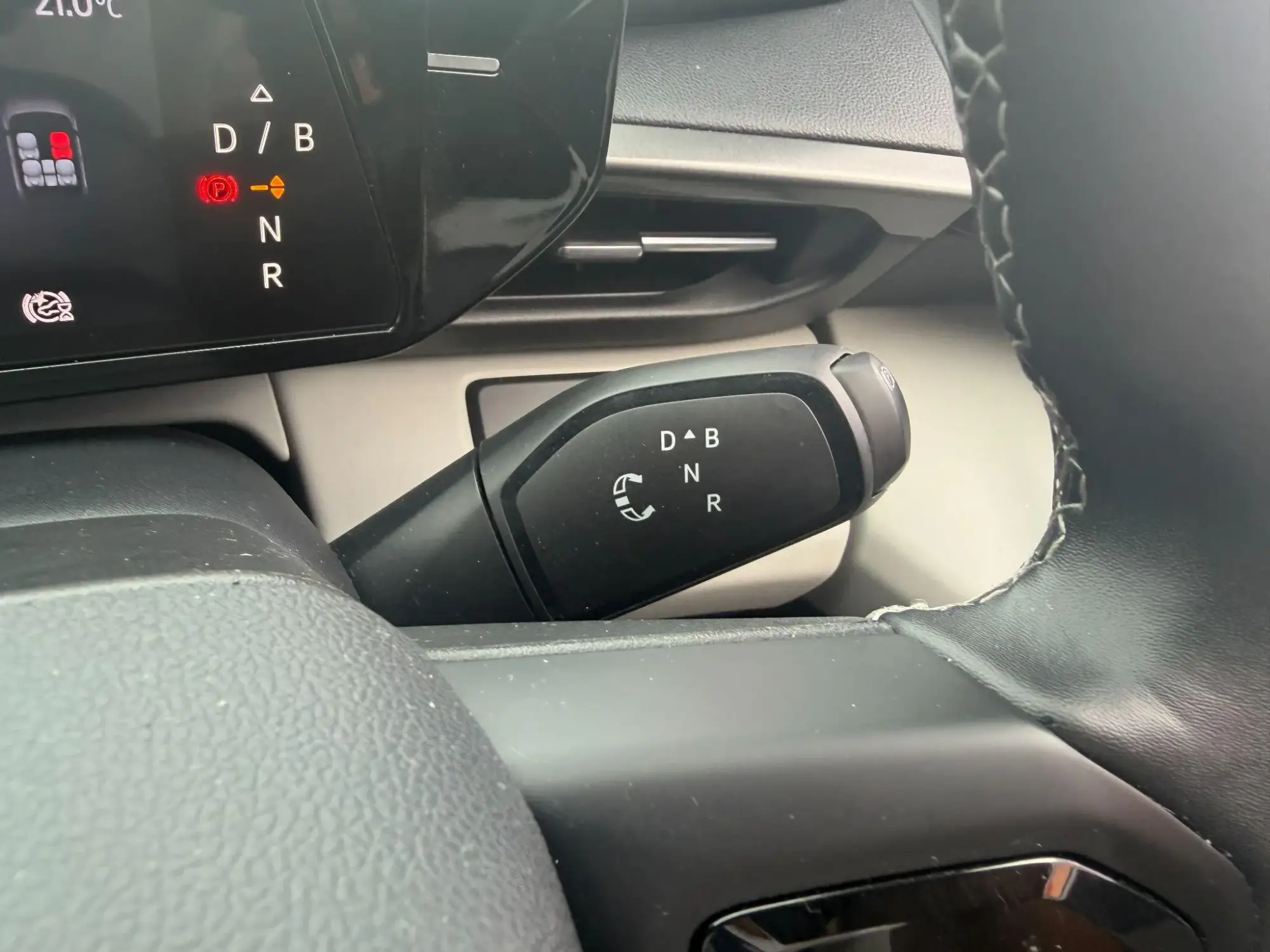 Ford Explorer Image 16