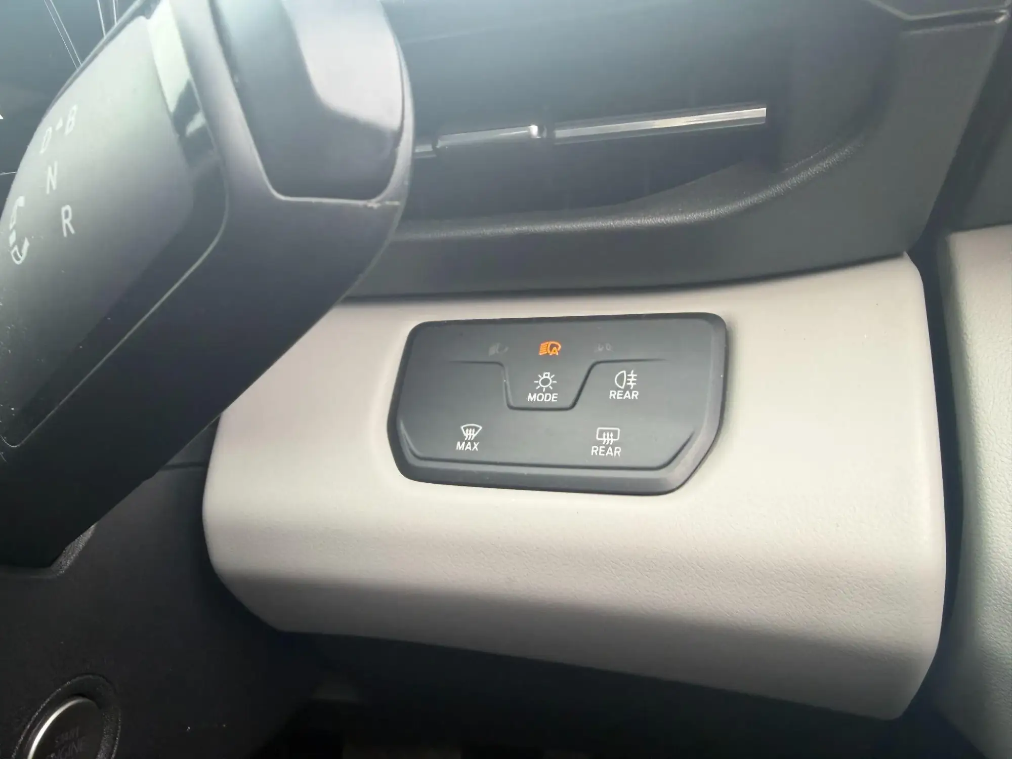 Ford Explorer Image 18