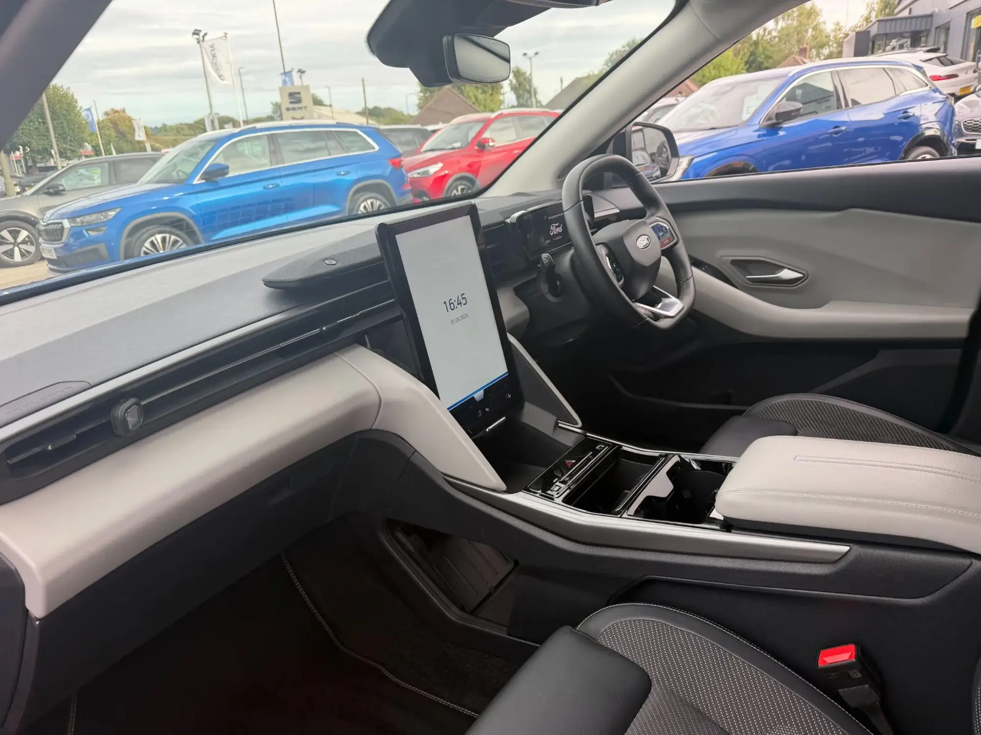 Ford Explorer Image 23
