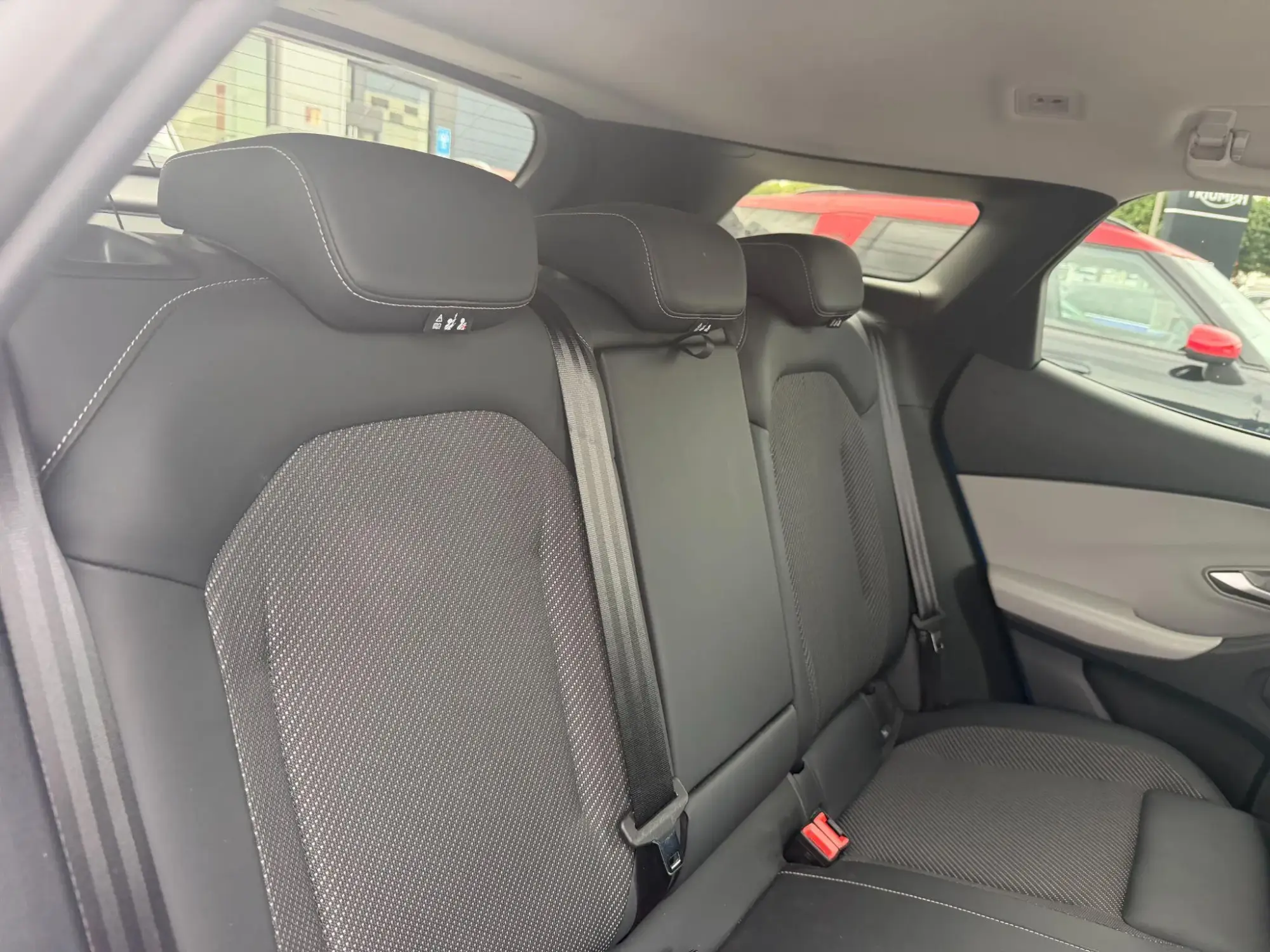 Ford Explorer Image 24