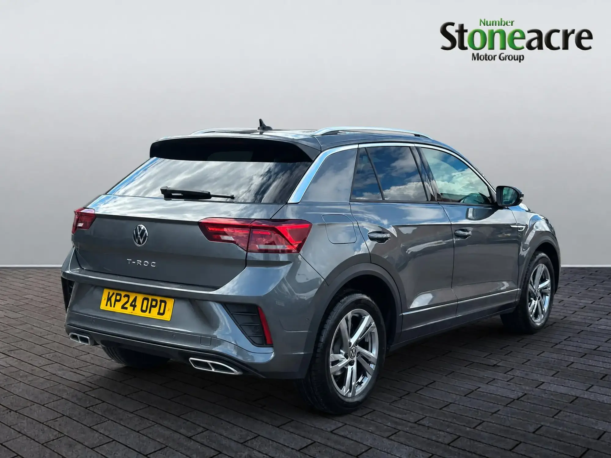 Volkswagen T-Roc Image 2
