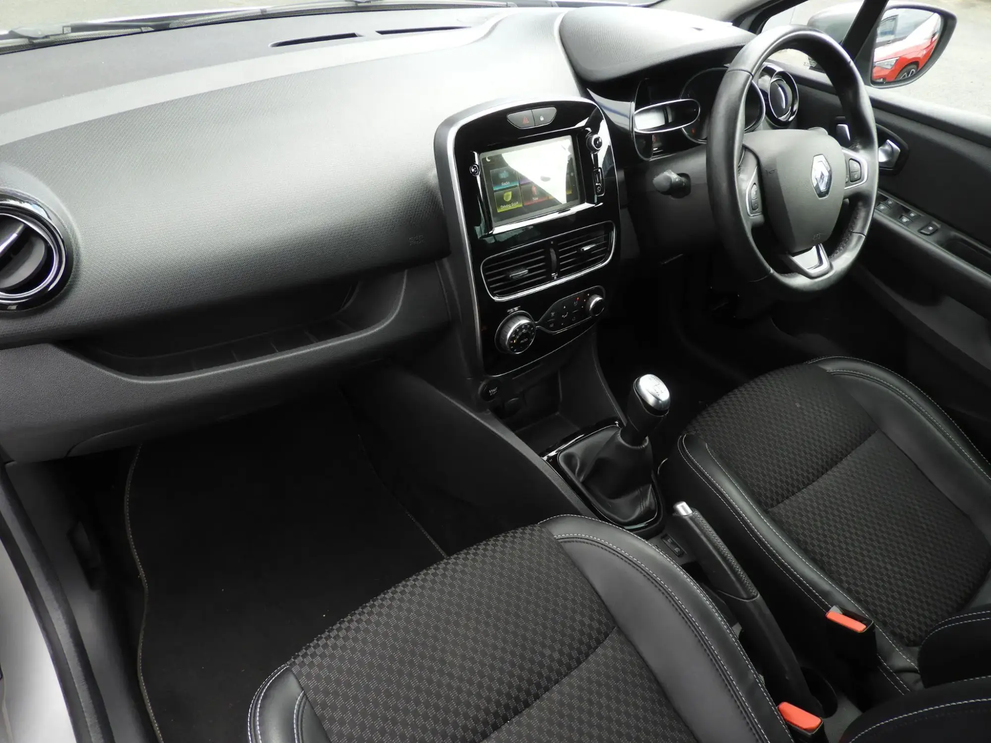 Renault Clio Image 16
