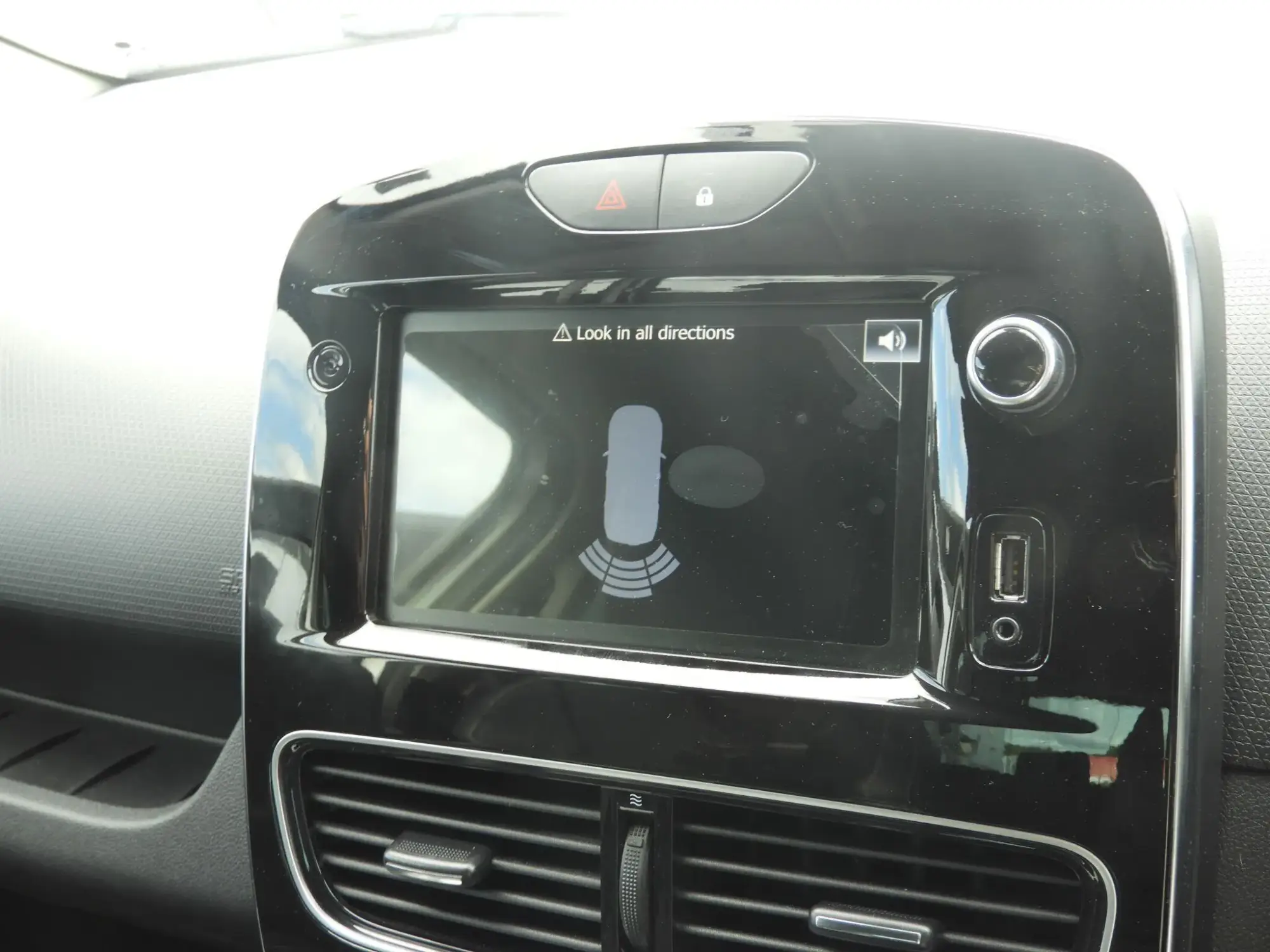 Renault Clio Image 32