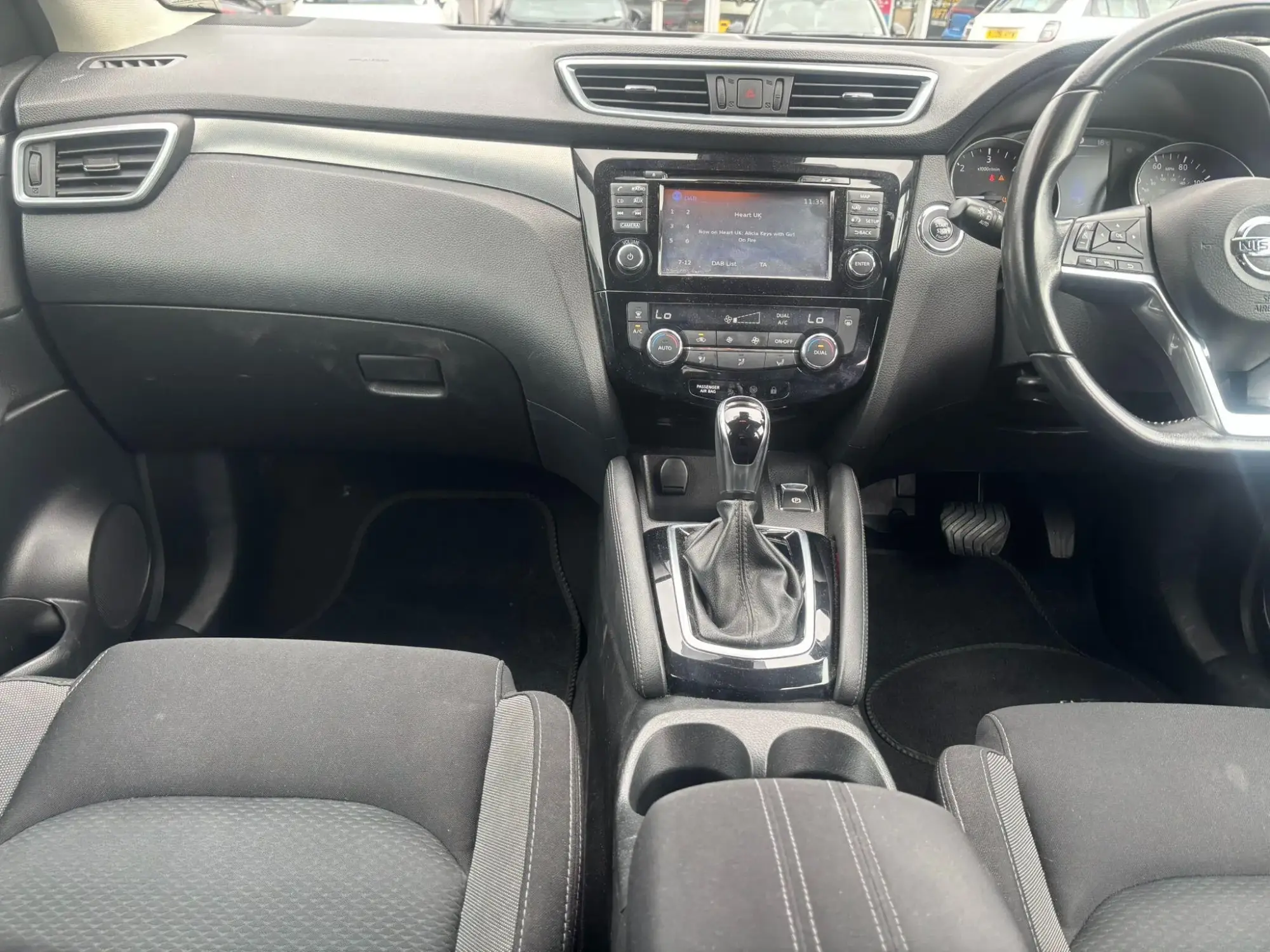 Nissan Qashqai Image 12 Nissan Qashqai Image 12