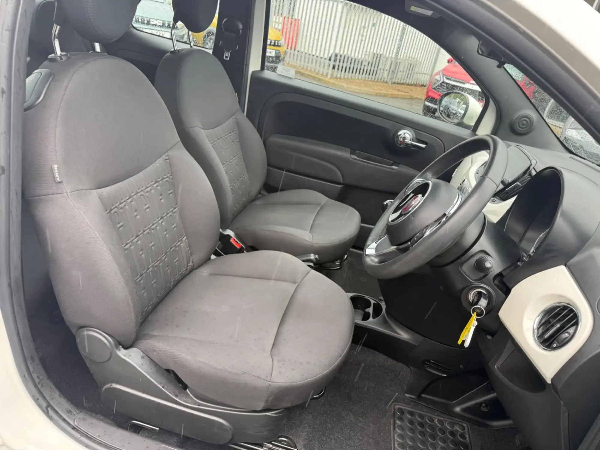 Fiat 500 Hybrid Image 12